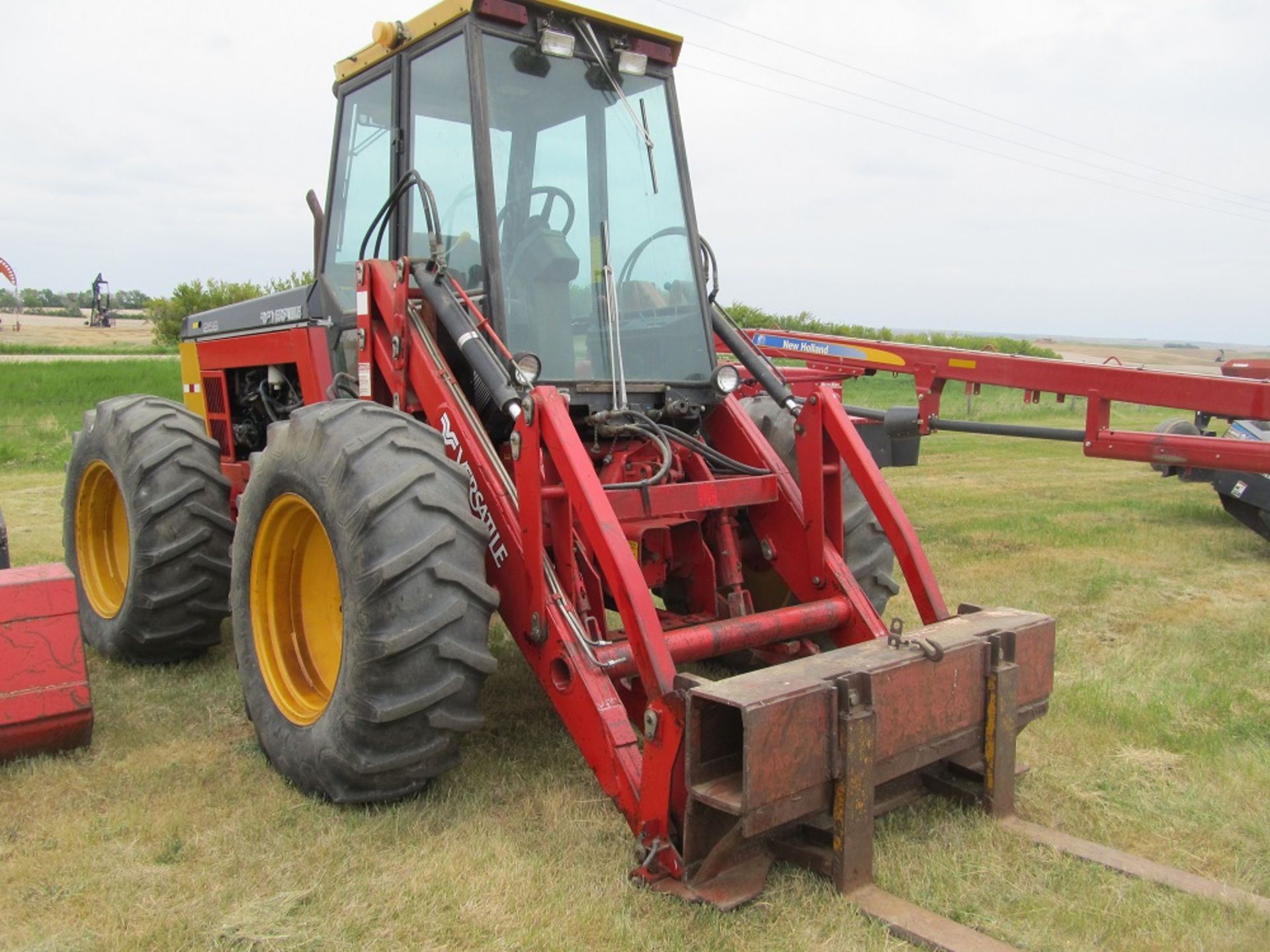 VERSATILE 256 BI-DIRECTIONAL TRACTOR; 1960 Hours Showing, Cab End 3 PTH & PTO, 2 Hydraulics, 16