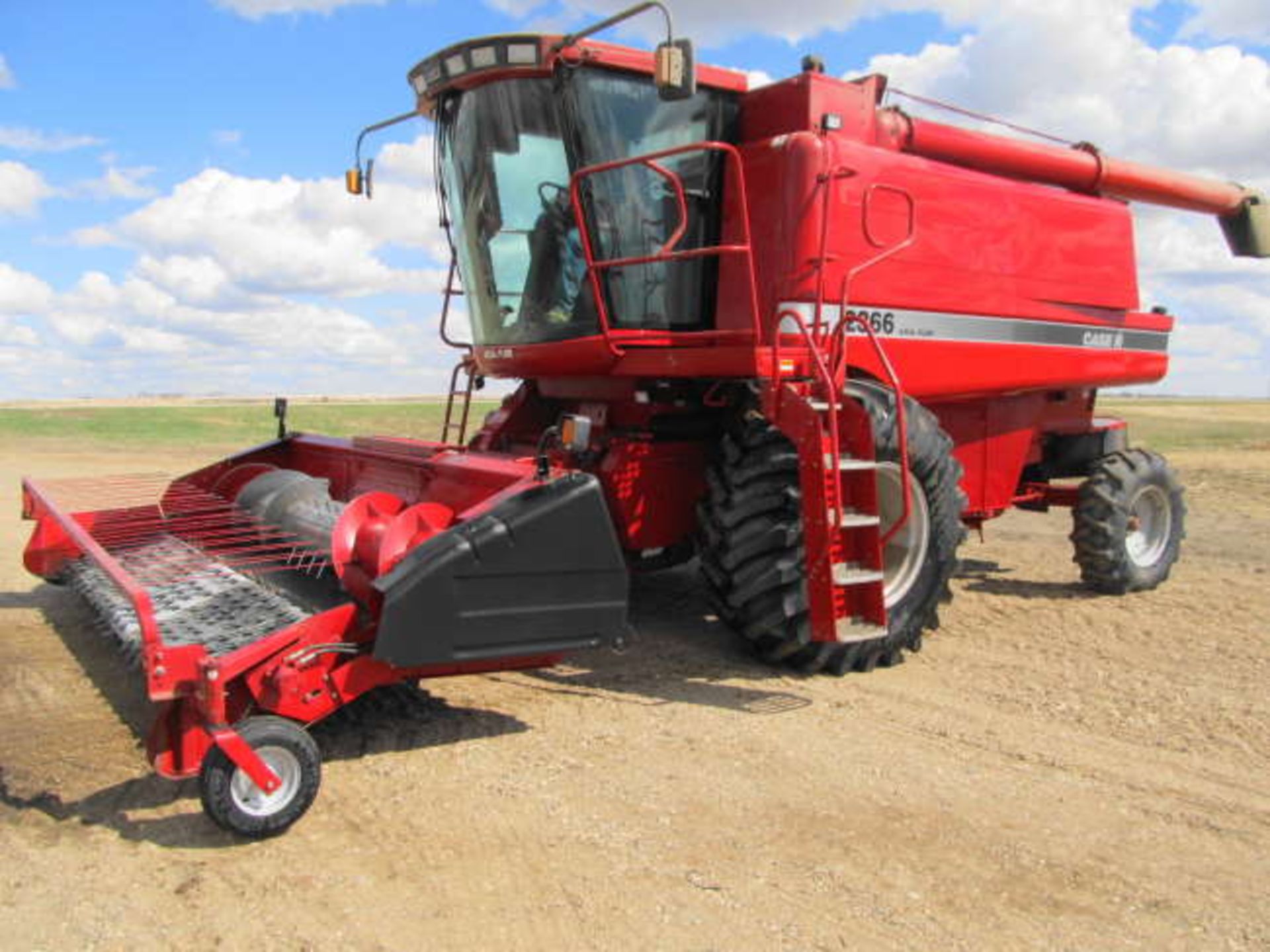 CASE IH 2366 AXIAL FLOW SP COMBINE; 987/1286 Rotor/Engine Hours, Case IH 1015 Pick-up Header, SN-