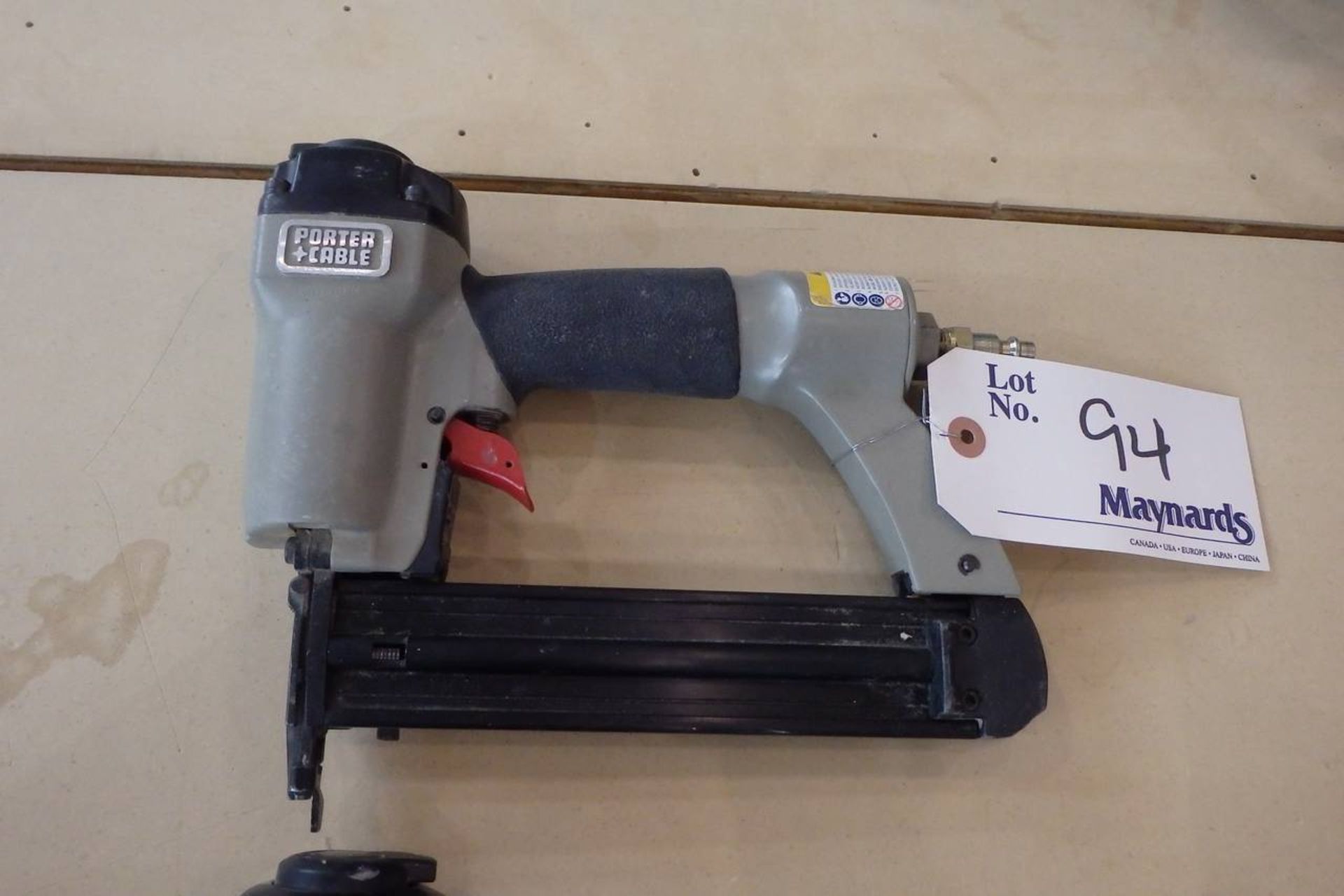 Porter Cable BN 125A Pneumatic Brad Nailer