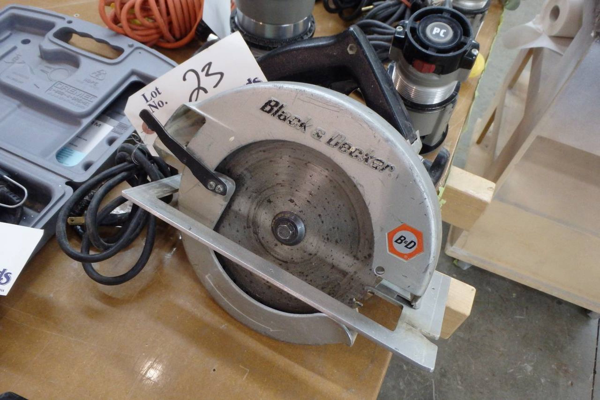 Black & Decker 6" Circular Saw