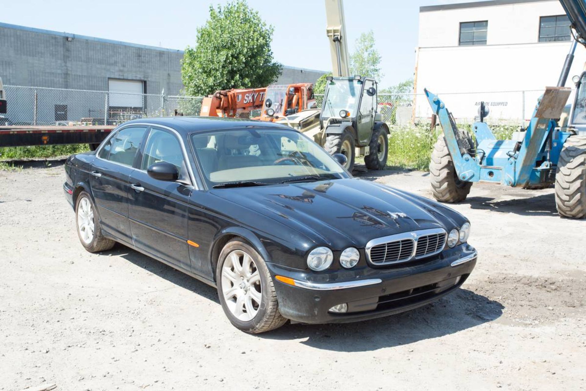 2005 JAGUAR XJ8 4-DOOR SEDAN