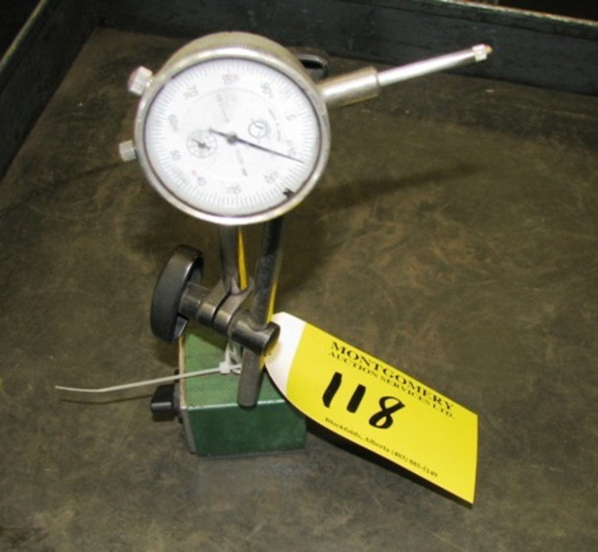 MAGNETIC BASE  W/DIAL INDICATOR
