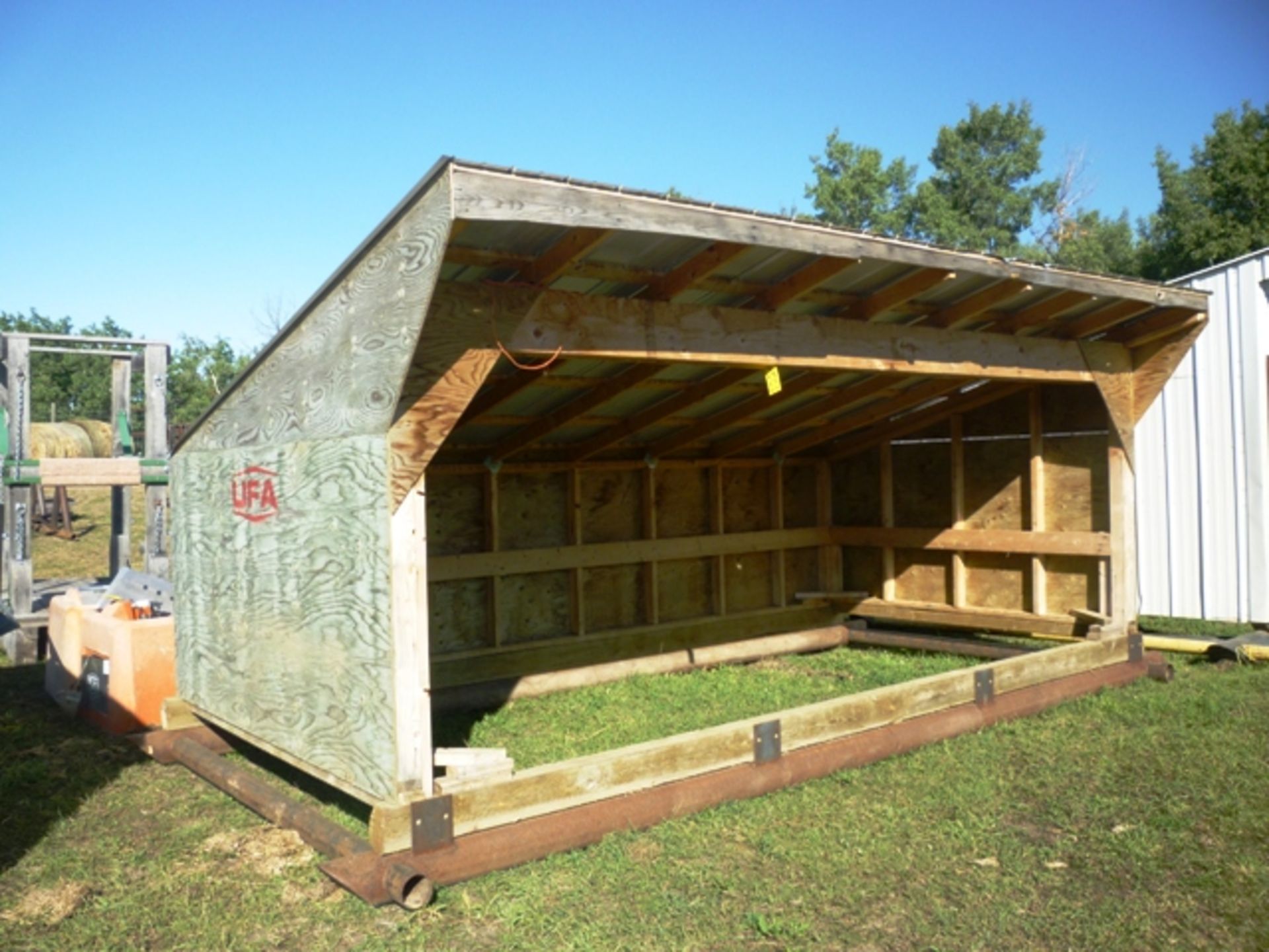 8'X16' LIVESTOCK SHELTER WOOD FRAME W/ HD PIPE FRAME SKID