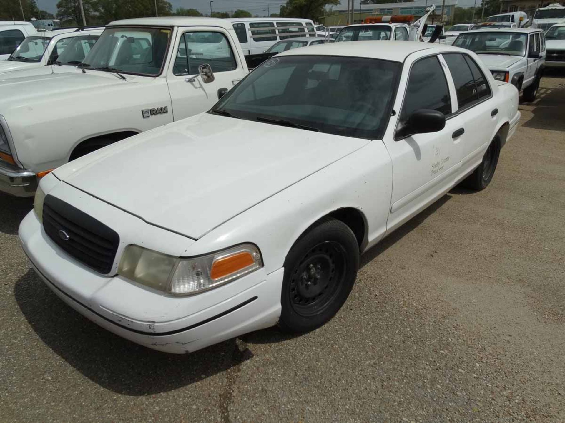 2000 Ford Crown Victoria VIN: 2FAFP71W5YX172948