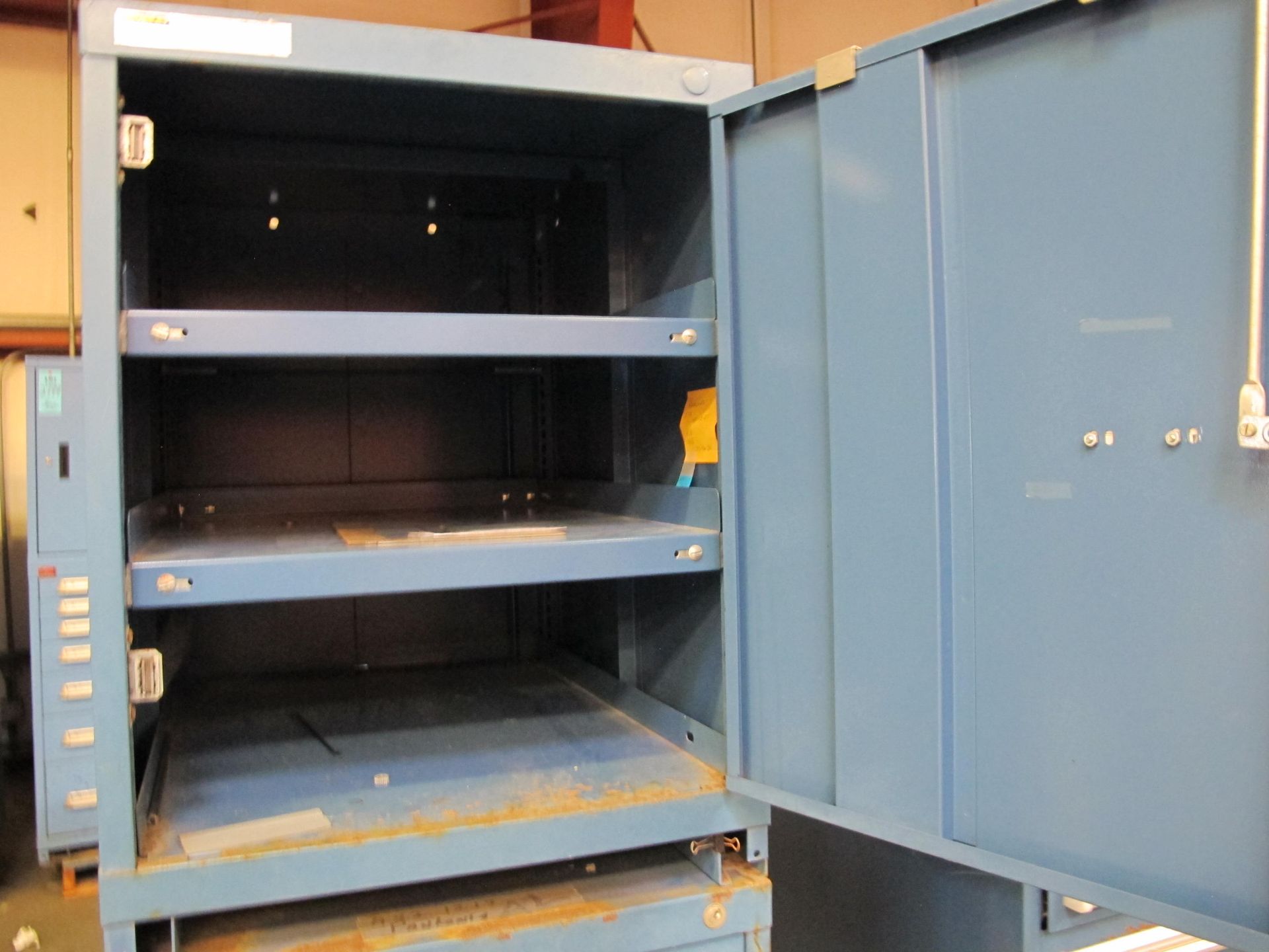 STANLEY VIDMAR 6 DRAWER LOCKER TYPE CABINET TO INCLUDE MISC. CONTENTS. LOADING & HANDLING $15 - Image 2 of 8