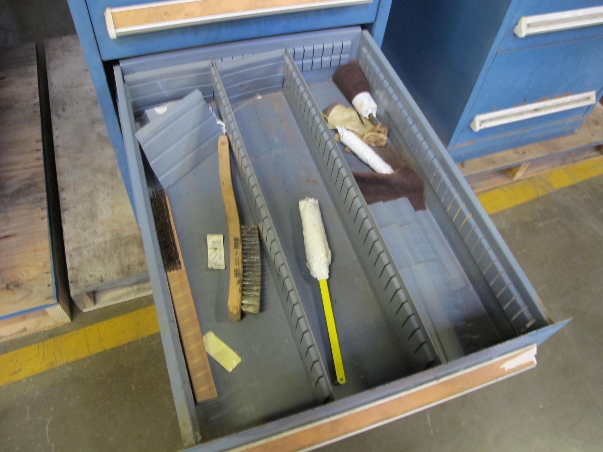STANLEY VIDMAR 6 DRAWER LOCKER TYPE CABINET TO INCLUDE MISC. CONTENTS. LOADING & HANDLING $15 - Image 7 of 8