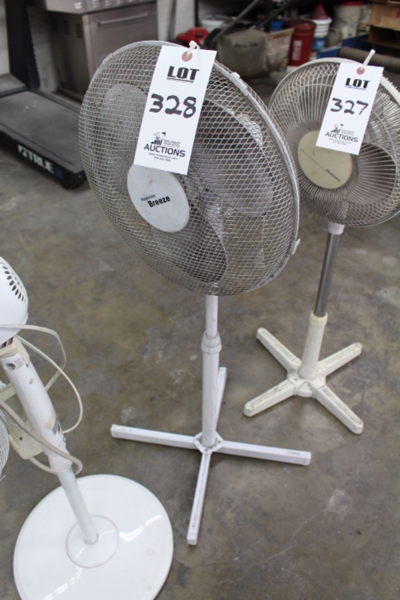 14" OSCILLATING FAN WITH STAND