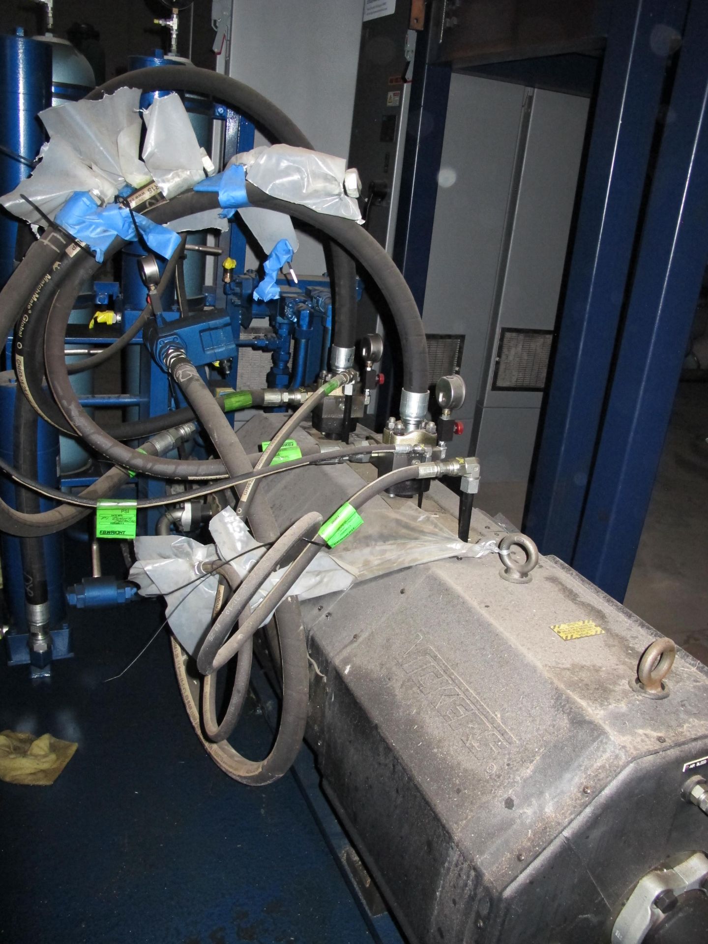 EATON VICKERS HYDRAULIC PUMP MOTOR WITH FILTERS, LOADING & HANDLING FEE: $200 - Image 2 of 5