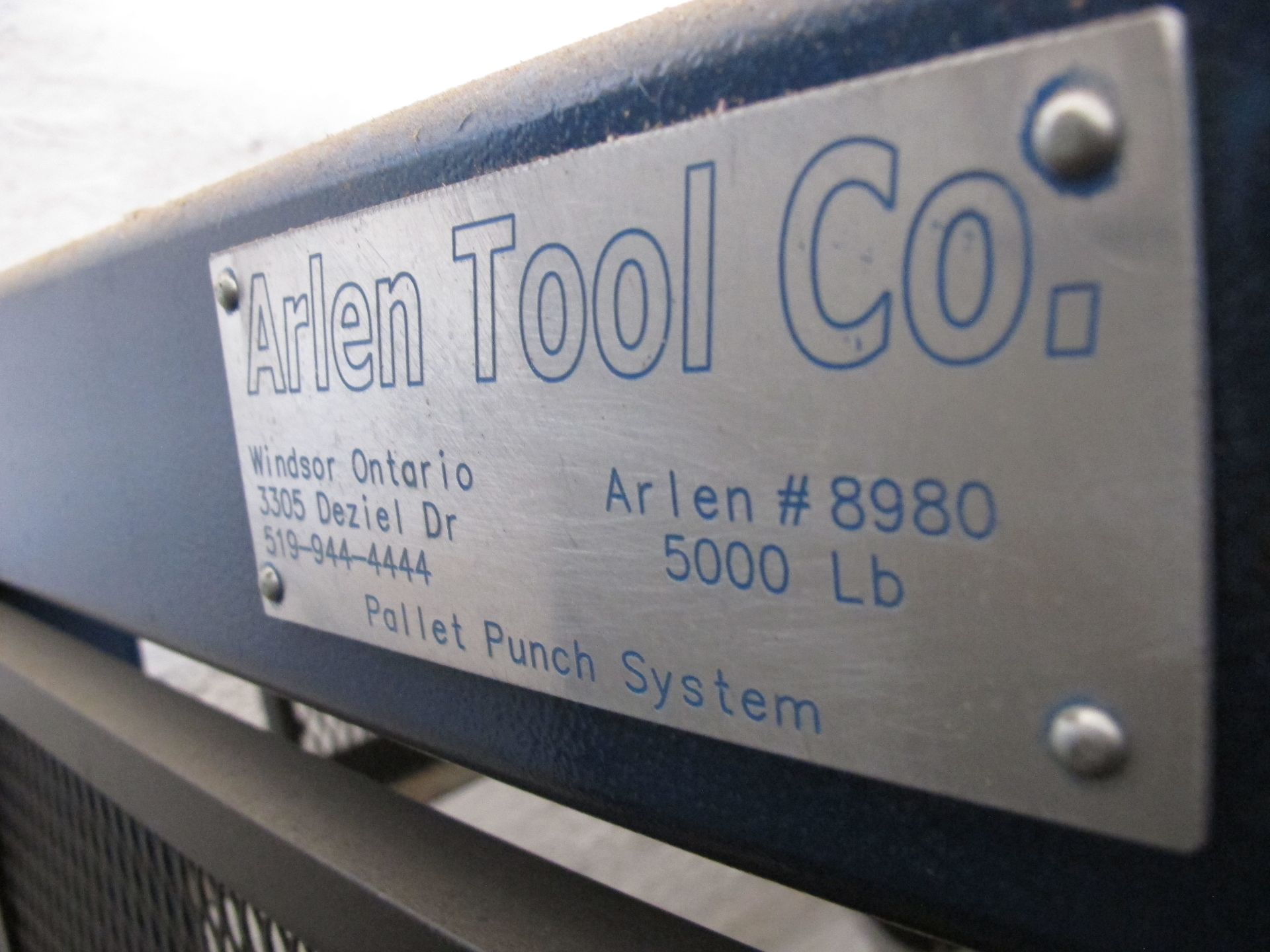 ARLEN TOOL CO. PALLET PUNCH SYSTEM WITH ELECTRICAL CONTROLS, REXROTH CONVEYER, AUTOMATIC PALLET LOAD - Image 7 of 15