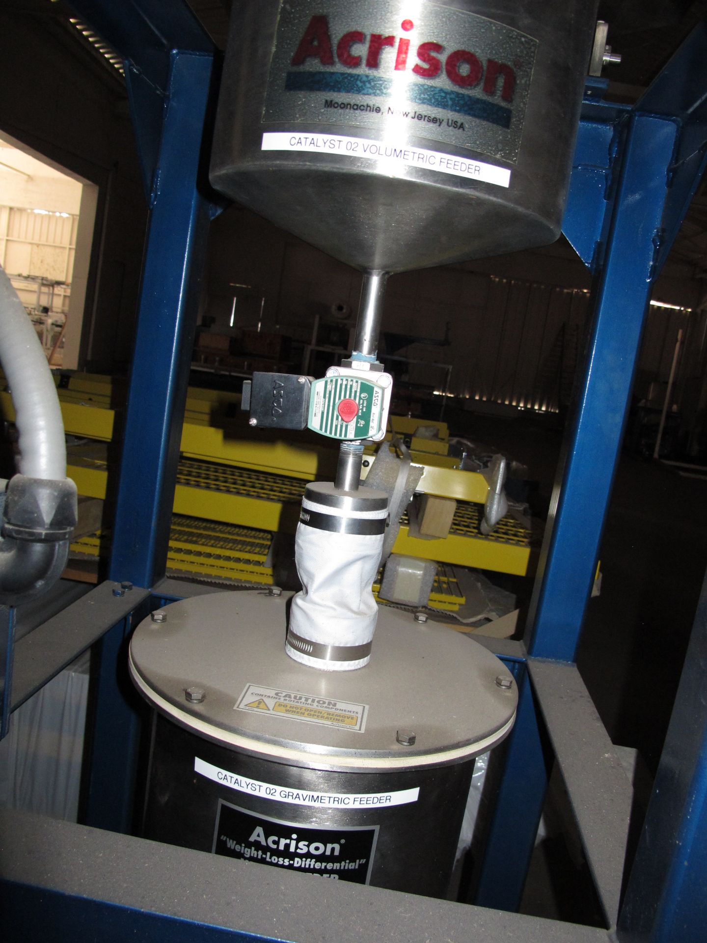 ACRISON GRAVIMETRIC WEIGH FEEDER/MIXER, MODEL 406L-60-60-PUMP, WITH ACRI-LOK, LOADING & HANDLING - Image 5 of 6