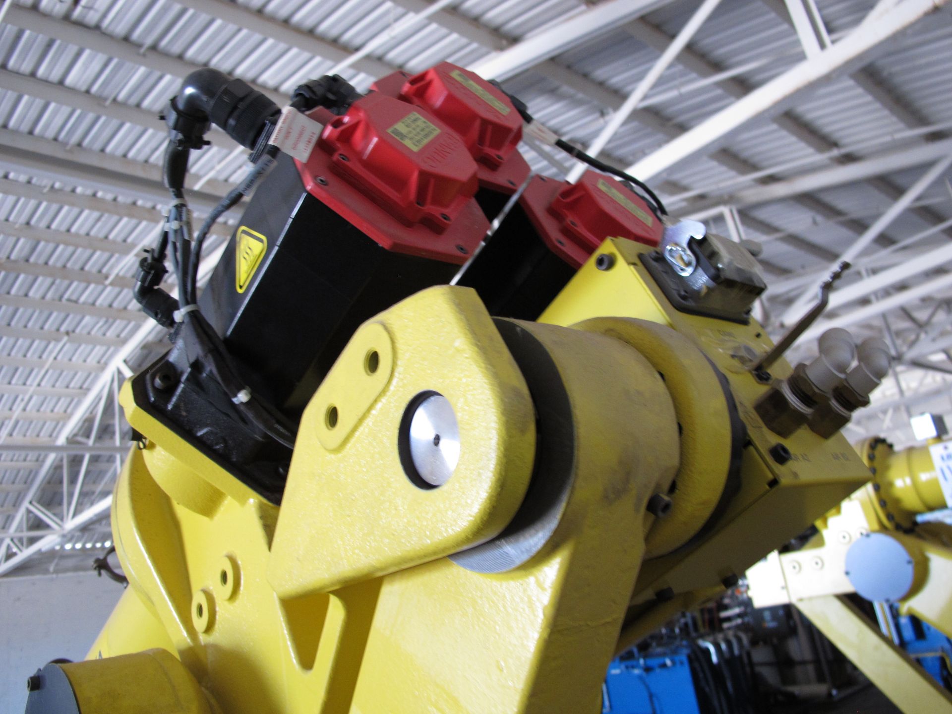 FANUC INDUSTRIAL JOINTED ARM ROBOT, MODEL M-900iA 350, TYPE A05B-1327-B501, MANUFACTURED MAY 2010 ( - Image 6 of 10