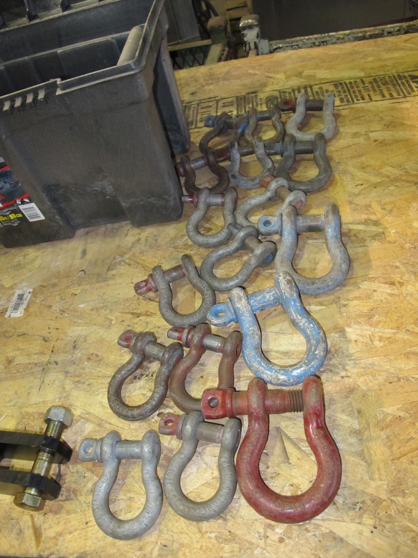 SPX POWER TEAM AND ENERPAC HYDRAULIC CYLINDERS AND PUMPS, RIGGING SHACKLES - Image 4 of 4