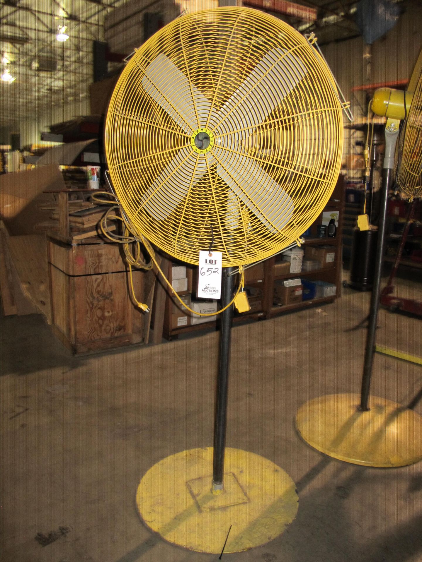 INDUSTRIAL SHOP FAN, ELEVATED, 30"