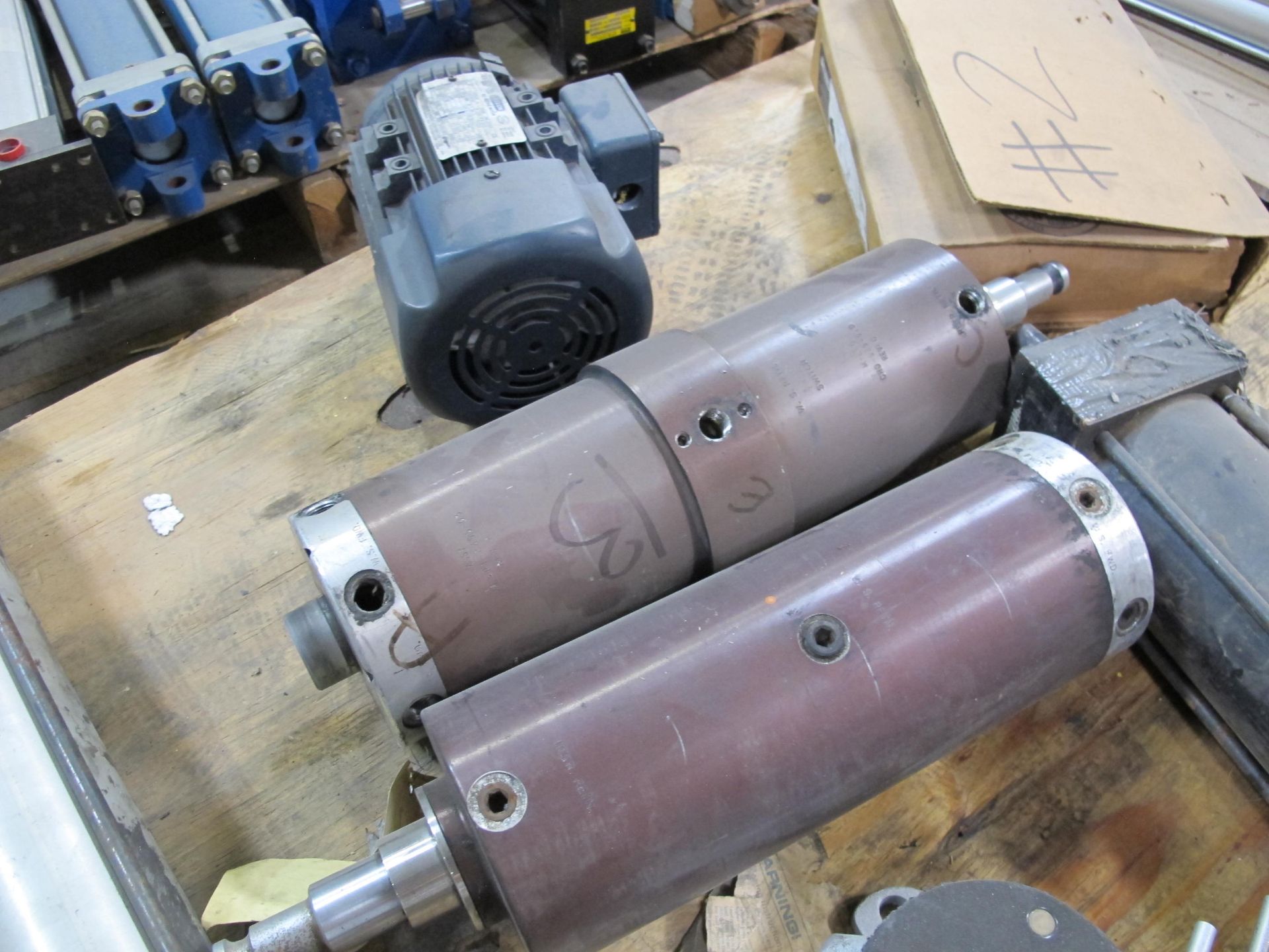 PALLET LOT TO INCLUDE BUT NOT LIMITED TO: MISC. MOTORS, GEAR BOXES, AND CYLINDERS - Image 4 of 4