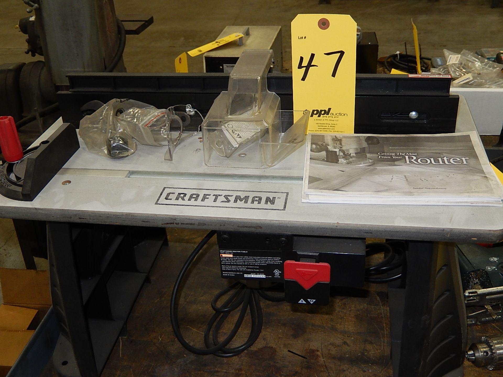 CRAFTSMAN FIXED BASE ROUTER W/ ROUTER TABLE