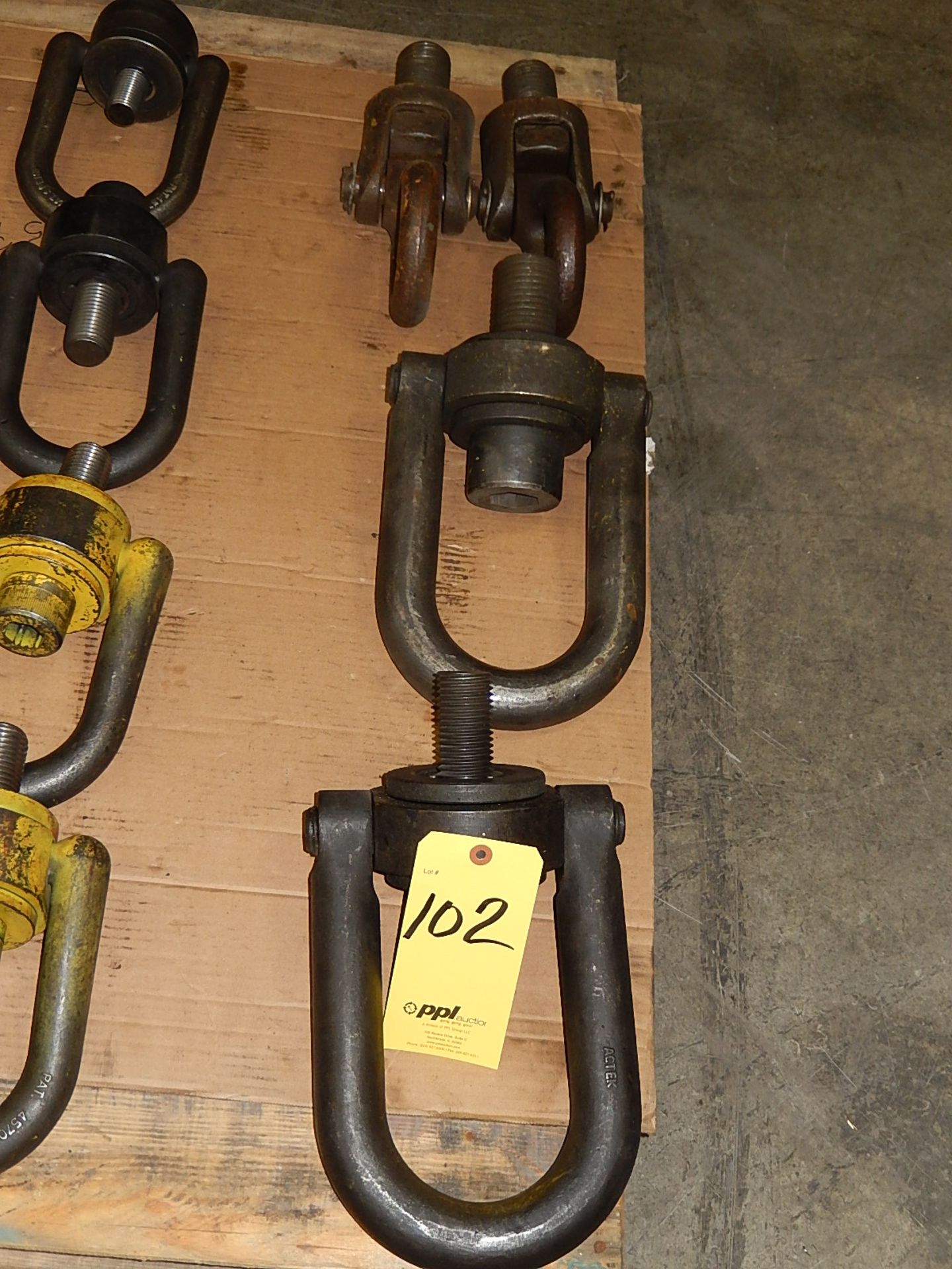 (4) ASSORTED 2'' SHACKLES