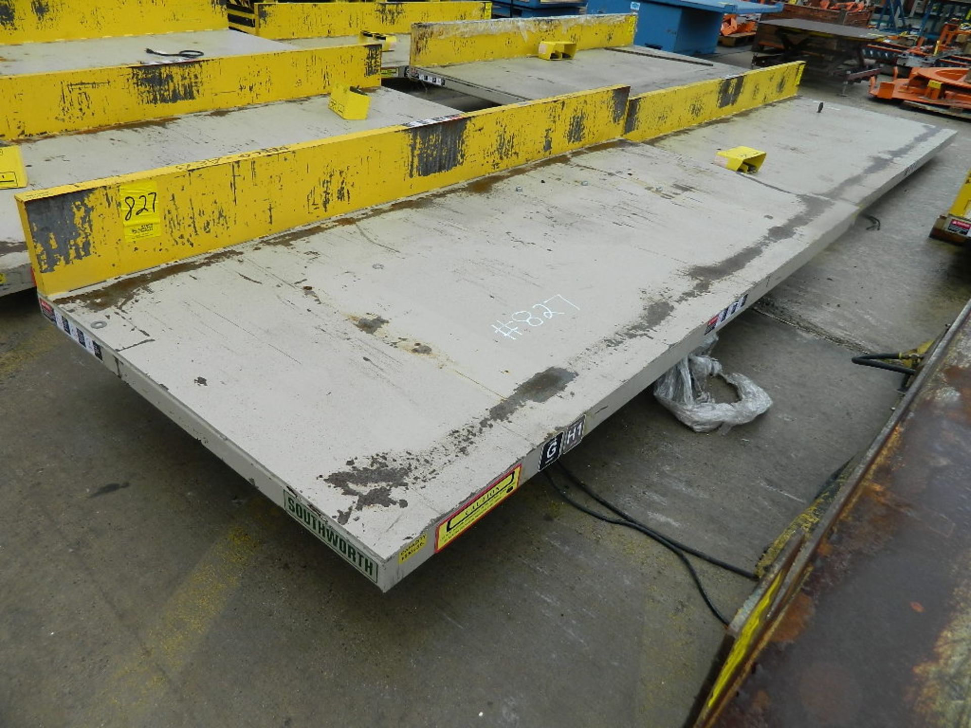 6,000 LB. CAPACITY LIFT TABLE