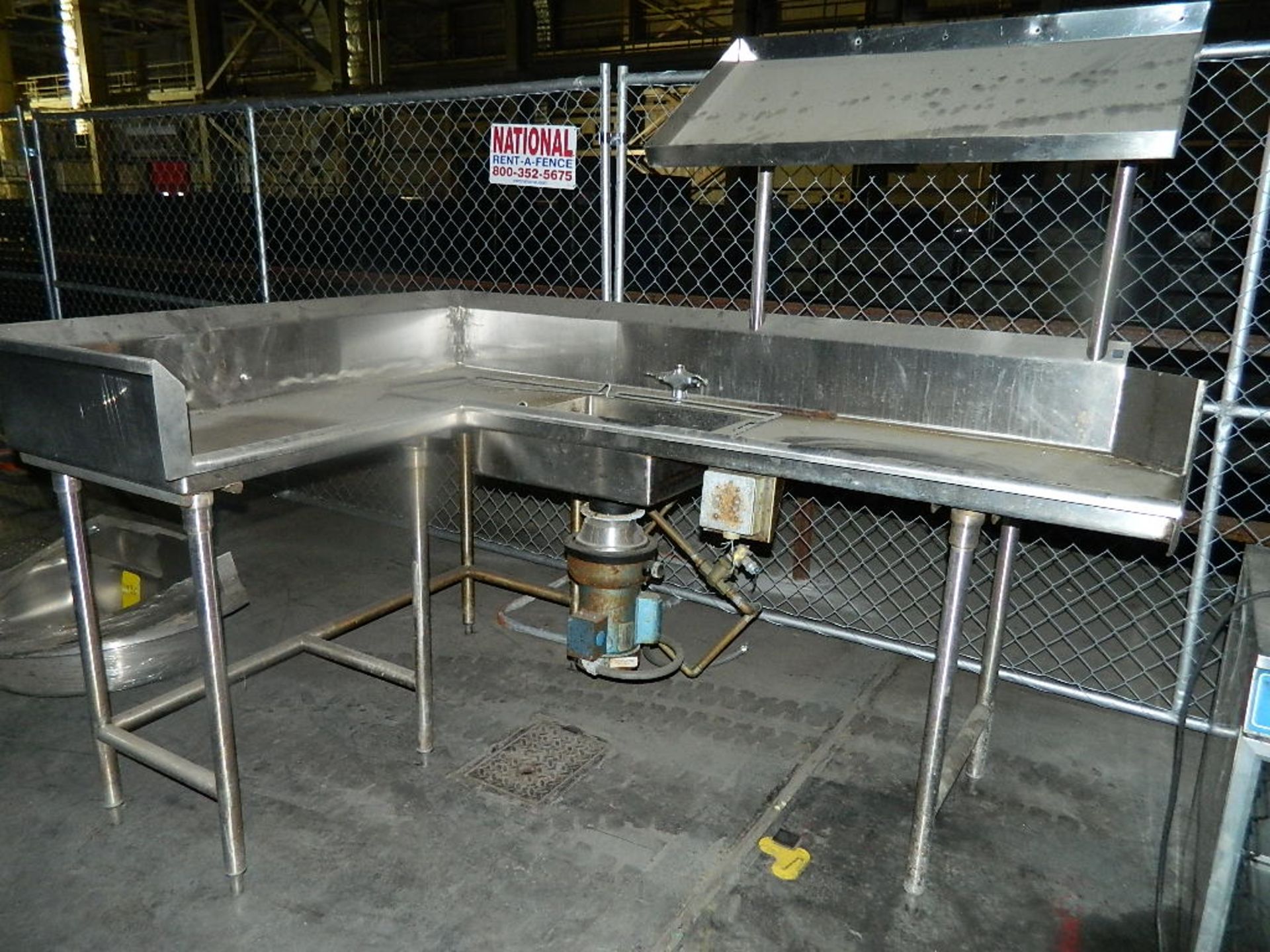 STAINLESS STEEL SINK WITH GARBAGE DISPOSAL