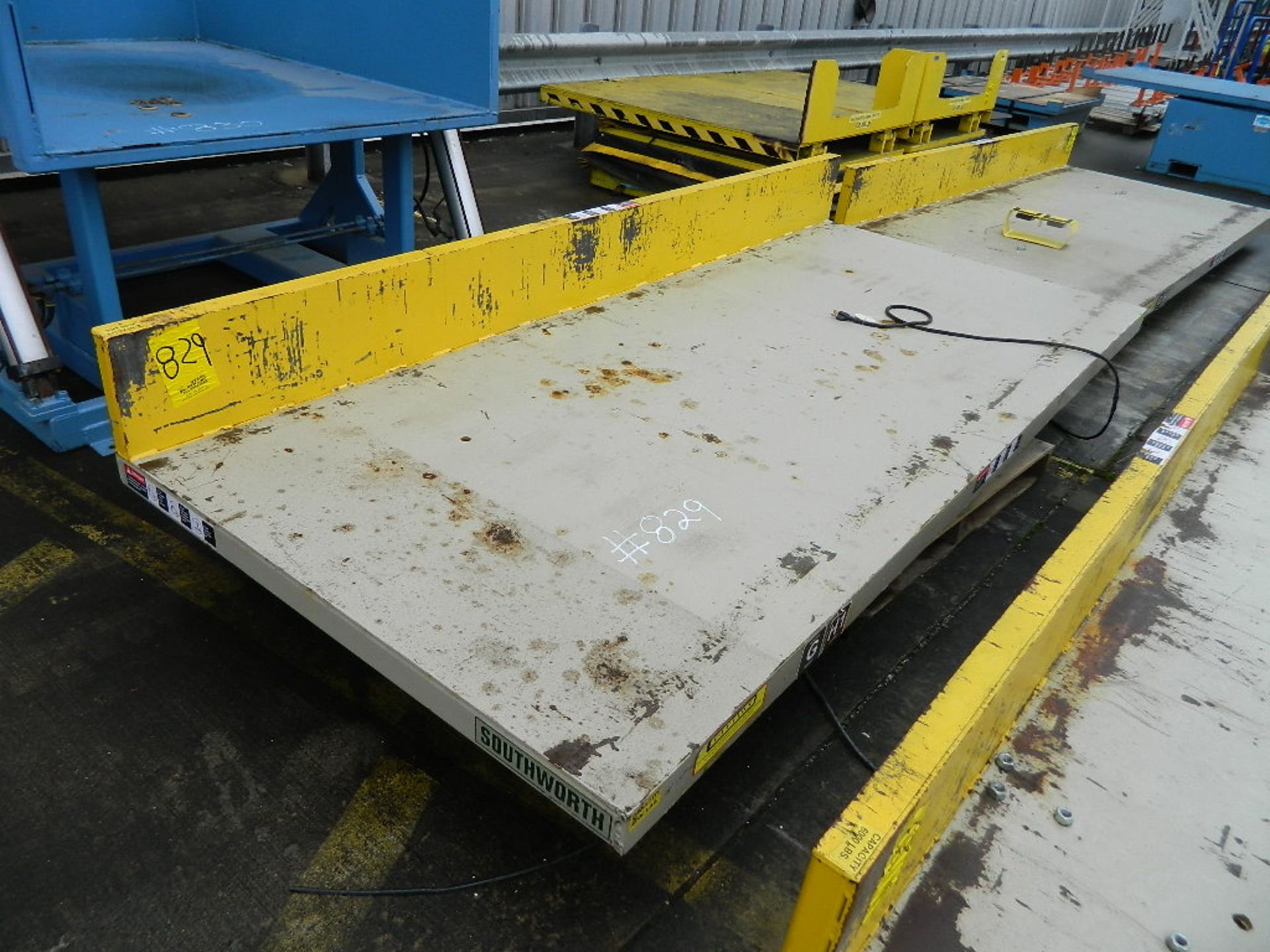 6,000 LB. CAPACITY LIFT TABLE