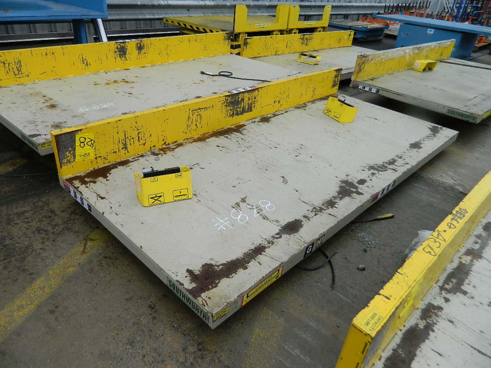 6,000 LB. CAPACITY LIFT TABLE