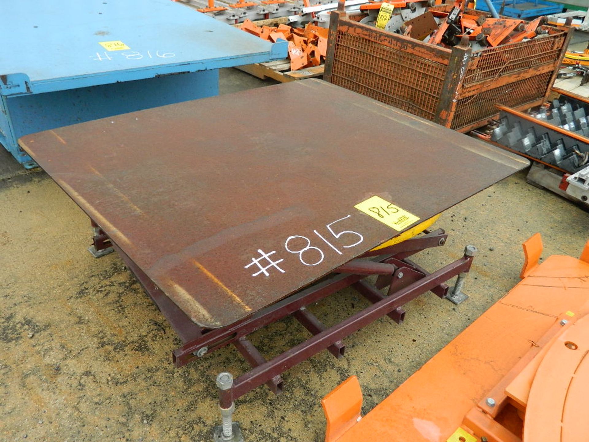 LIFT TABLE