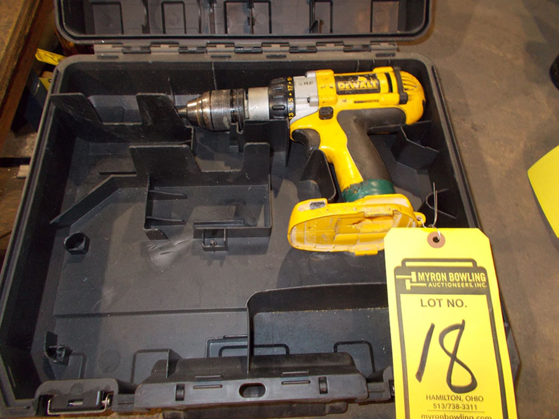 DEWALT 14.4 VOLT BATTERY DRILL WITH SPEED CHUCK, NO BATTERY, NO CHARGER