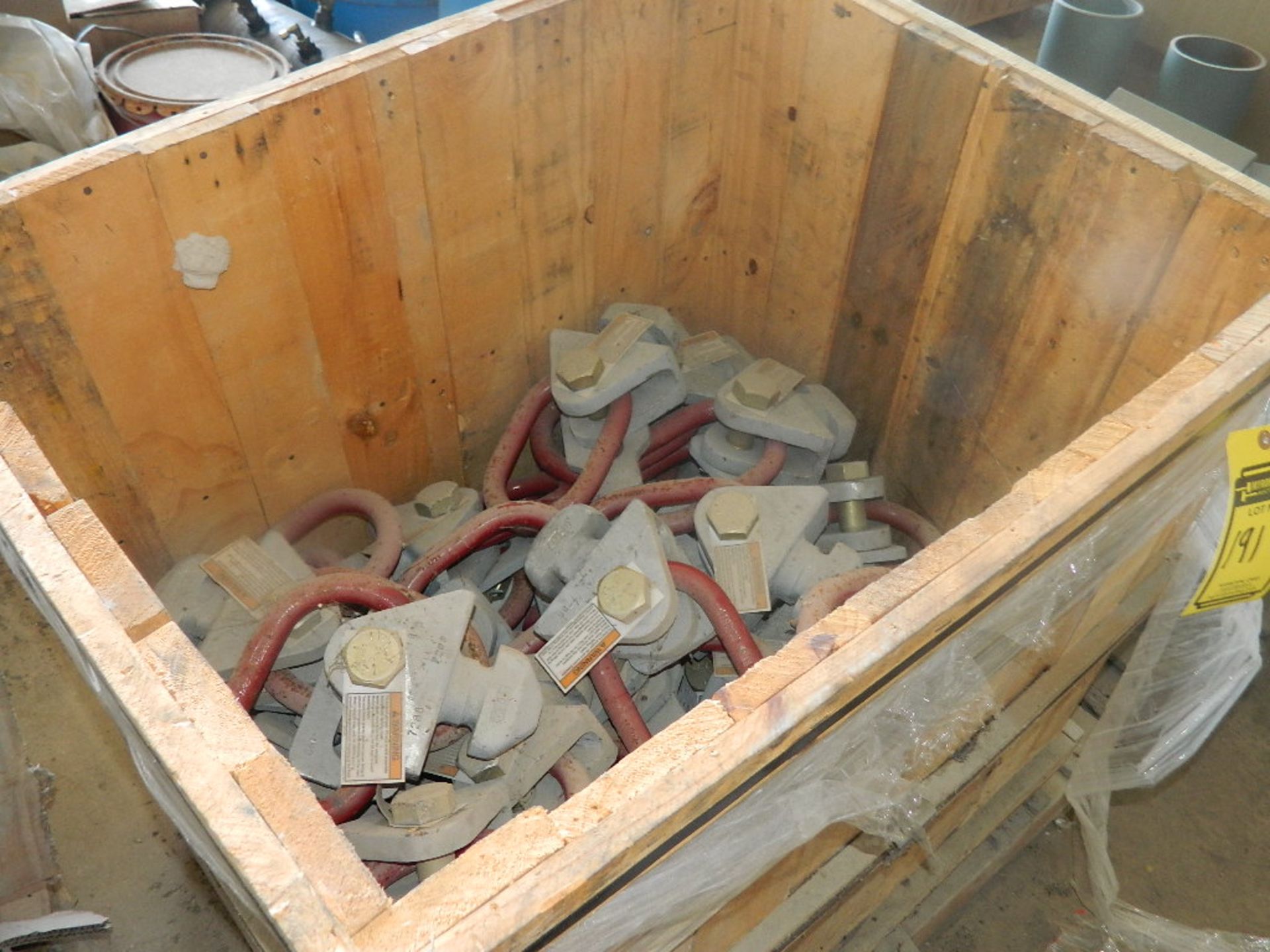 BOX OF LIFTING RINGS