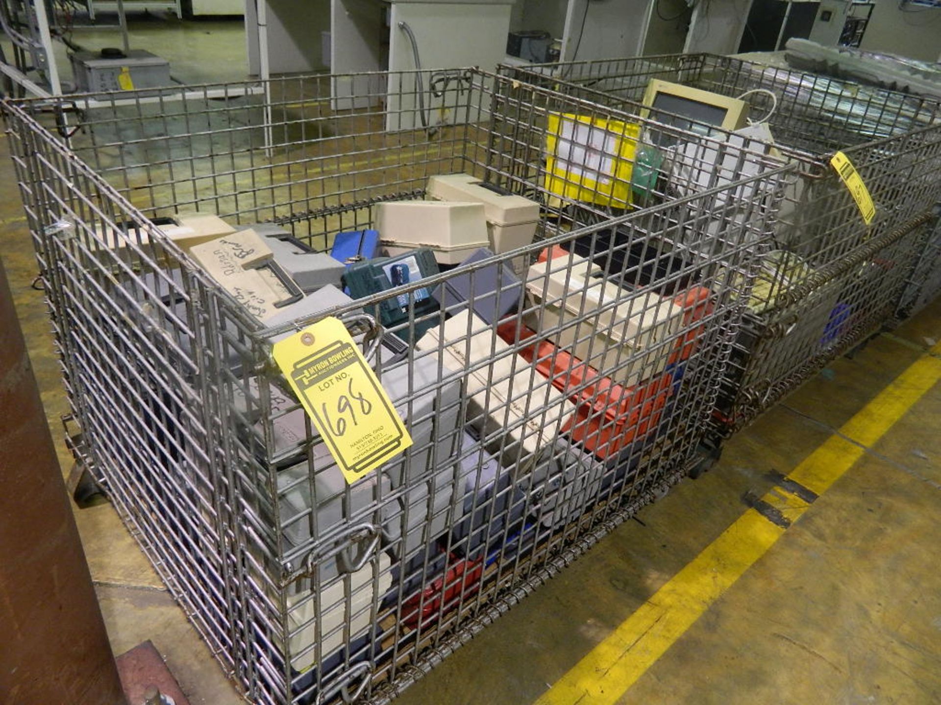 WIRE BASKET OF SMALL TOOL BOXES