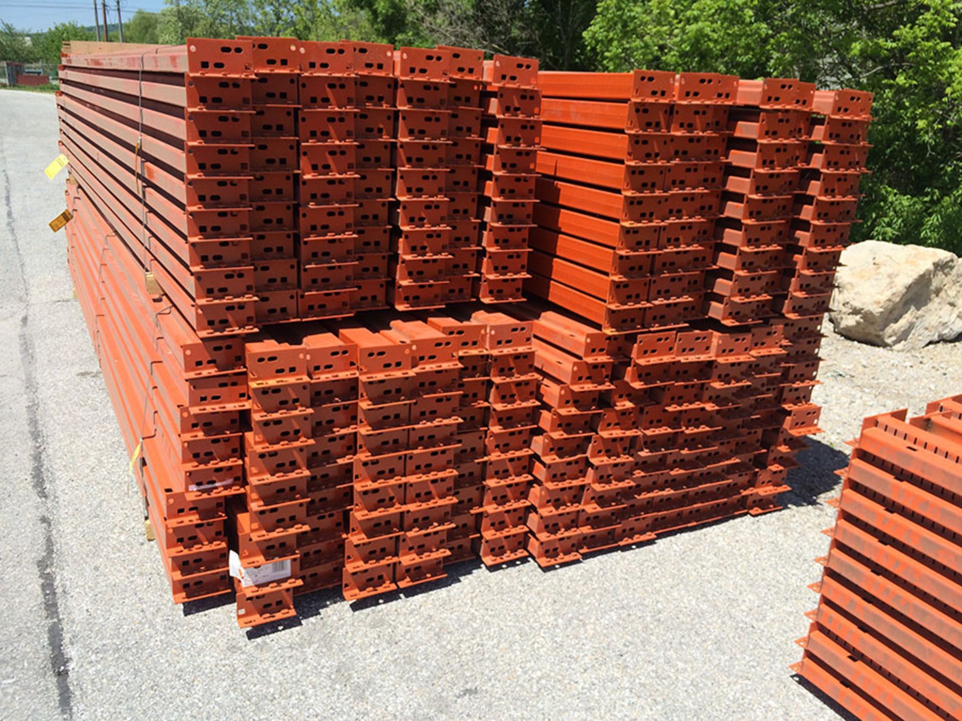 180'' X 5'' INTERLAKE PALLET RACK BEAMS FOR TEARDROP-STYLE PALLET RACK, MODEL IK50E, 1-5/8'' STEP - Image 4 of 4