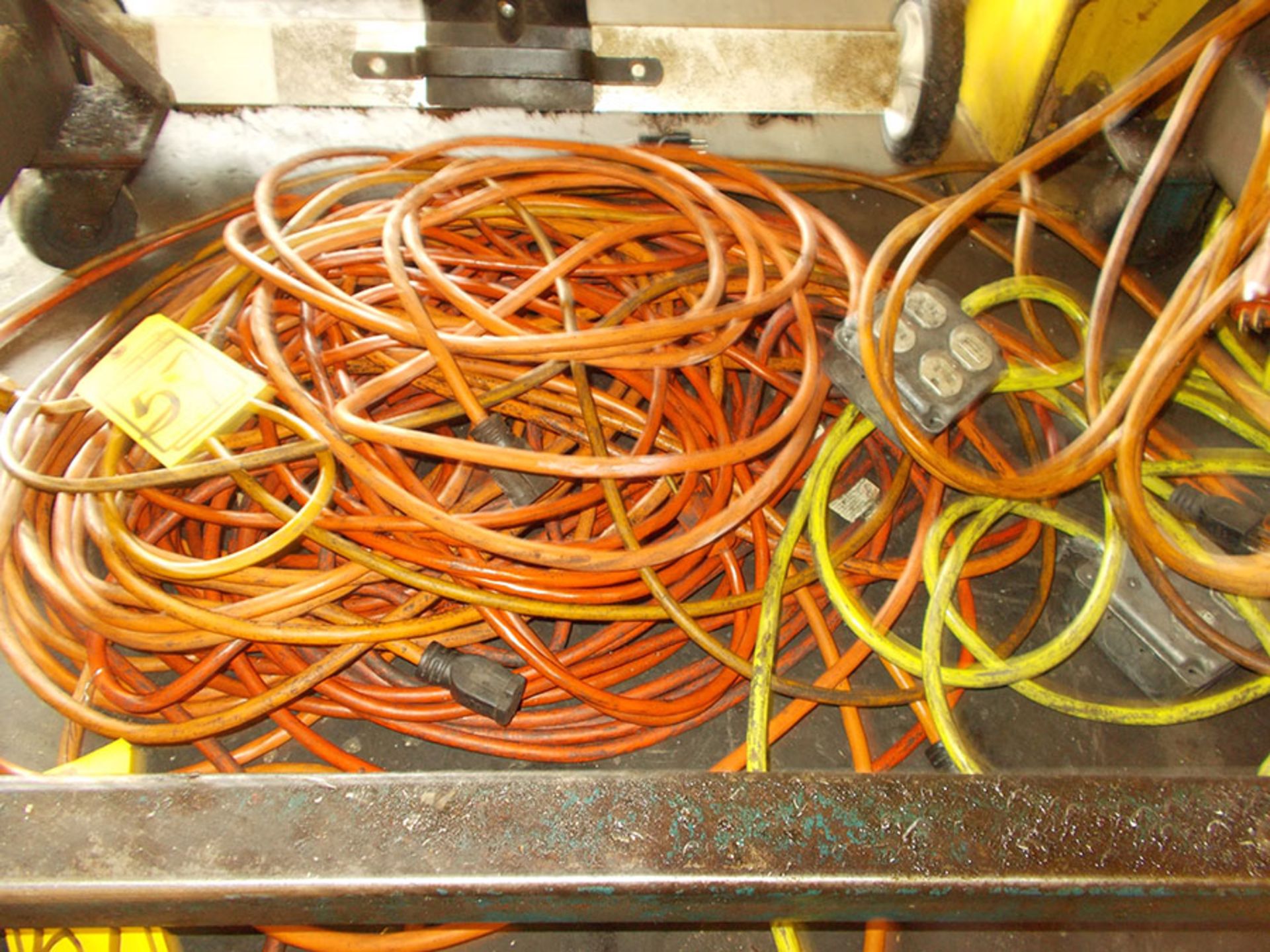 LOT OF ELECTRIC CORDS