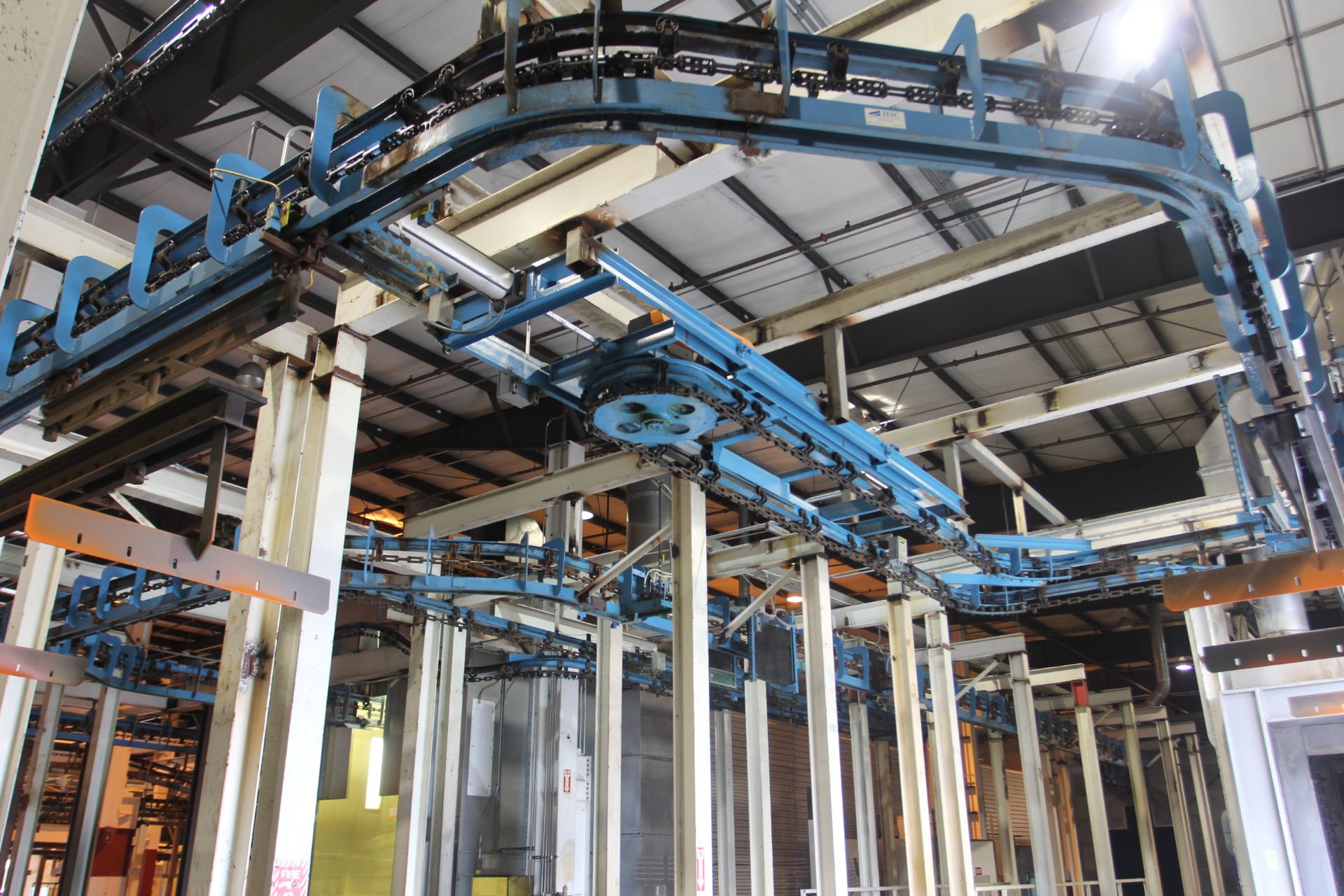 CONVEYOR SYSTEM W/ ON/OFF LOAD LOWERATORS; 3,000 LINEAR FEET' 3,000 LBS PER CARRIER LOAD CAPACITY - Image 3 of 13