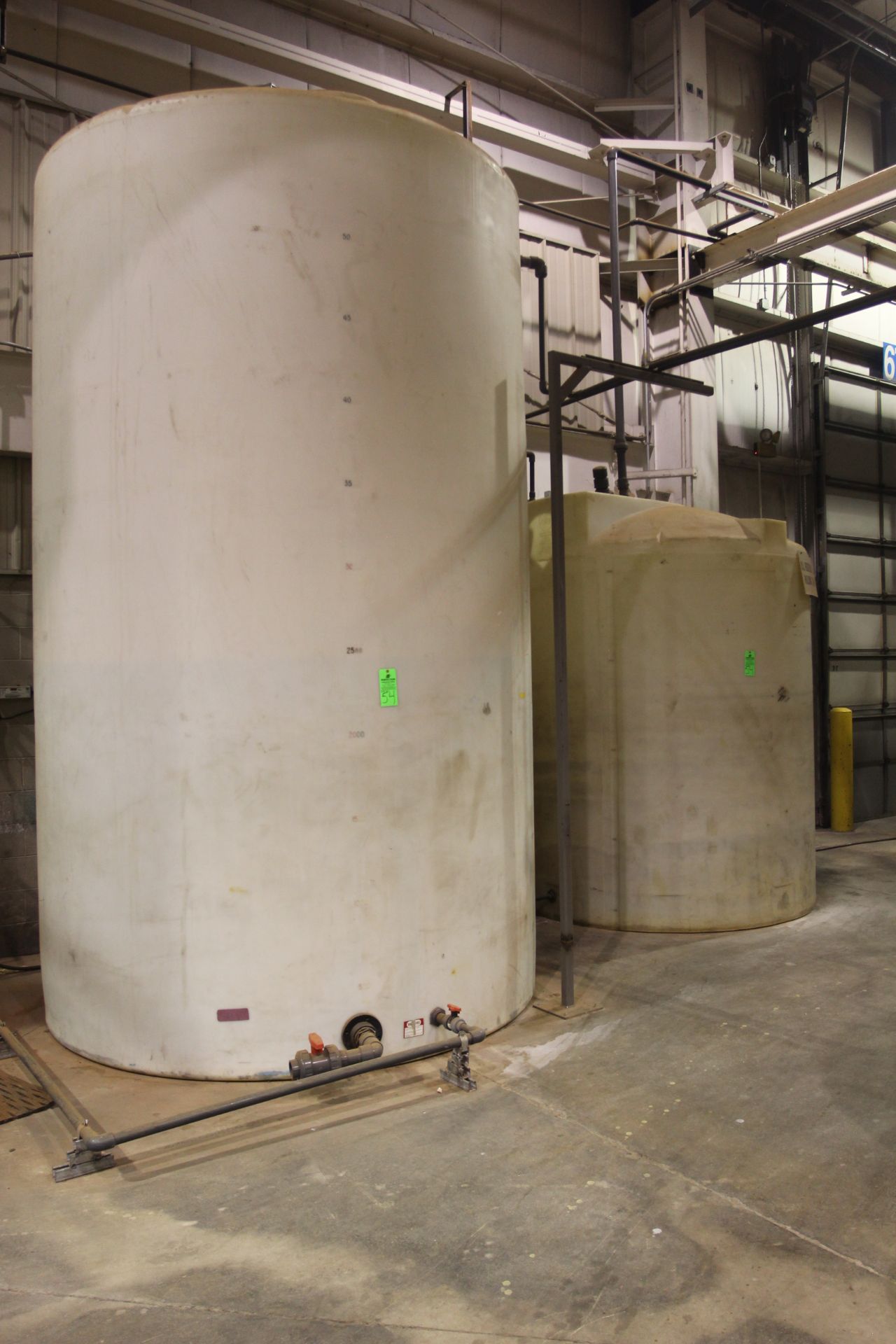 ZERO DISCHARGE WASTE WATER TREATMENT SYSTEM; 2000 GALLON POLY WASHER WASTE WATER HOLDING TANK, - Image 3 of 8