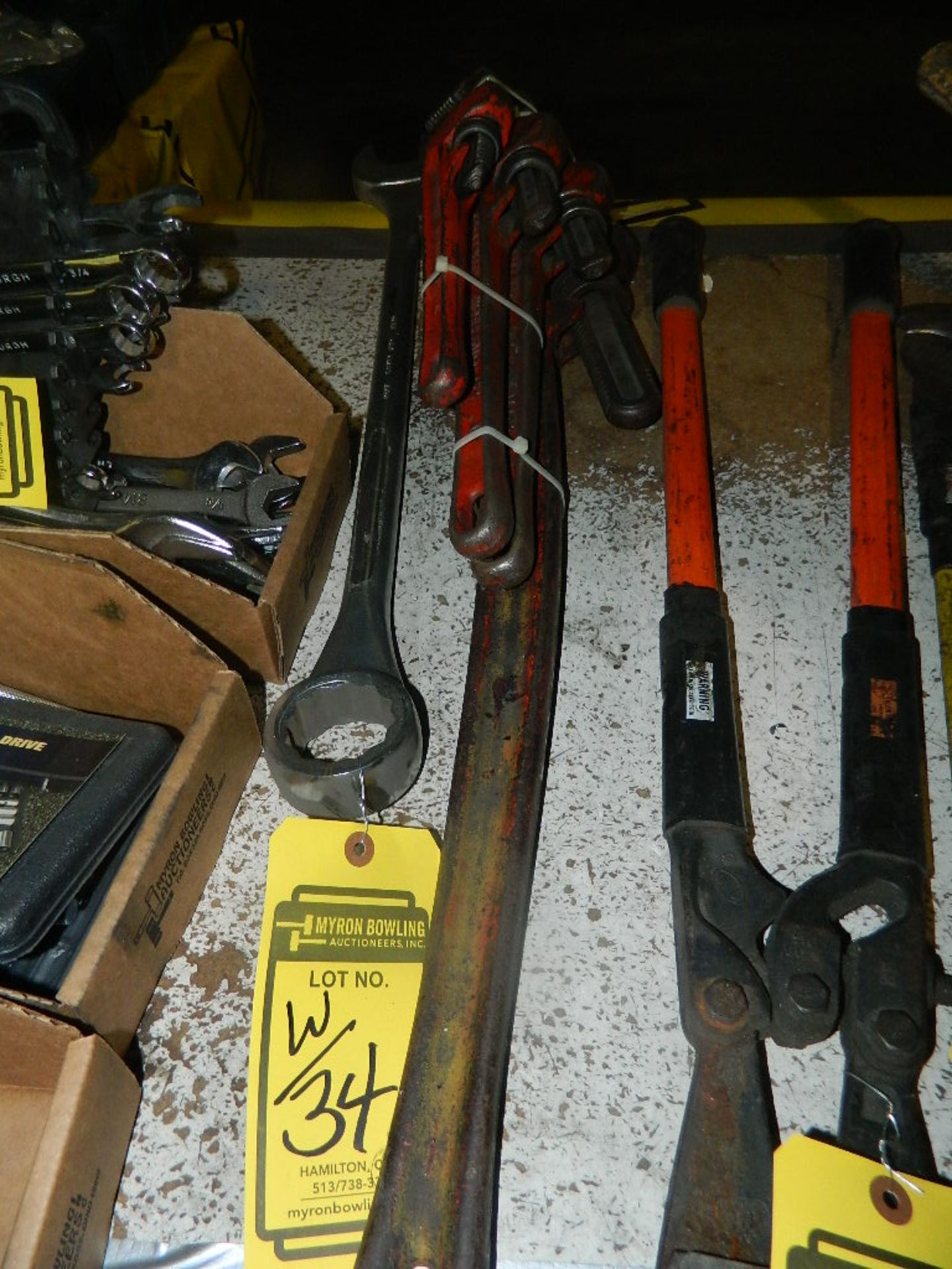 LOT OF PIPE WRENCHES