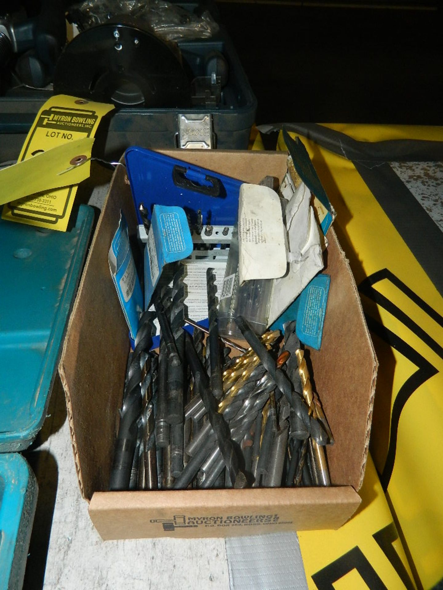 LOT OF DRILL BITS