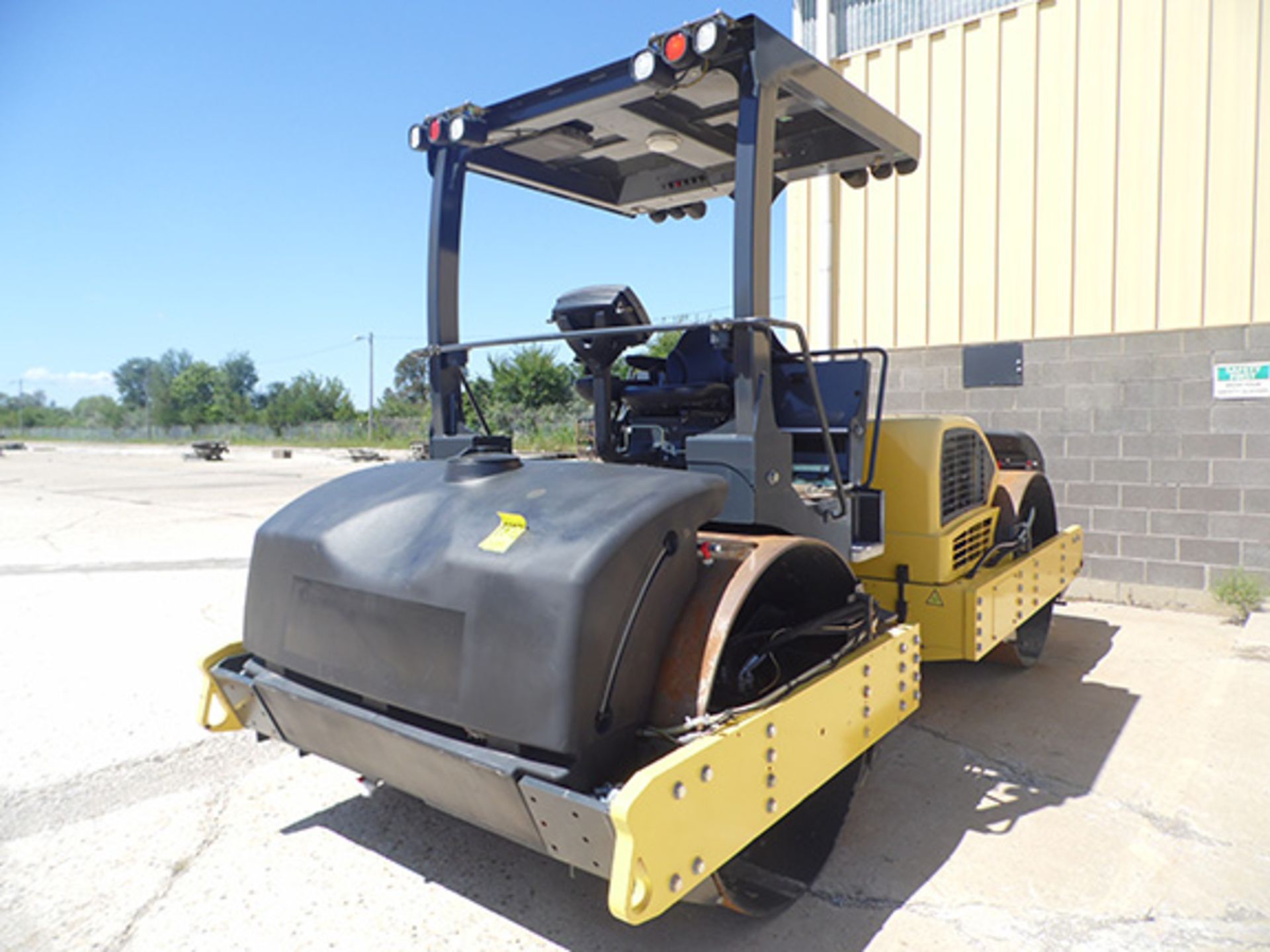 BOMAG BW278AD-5 TANDEM VIBRATORY ROLLER, CUMMINS ENGINE, S/N 901E20511001