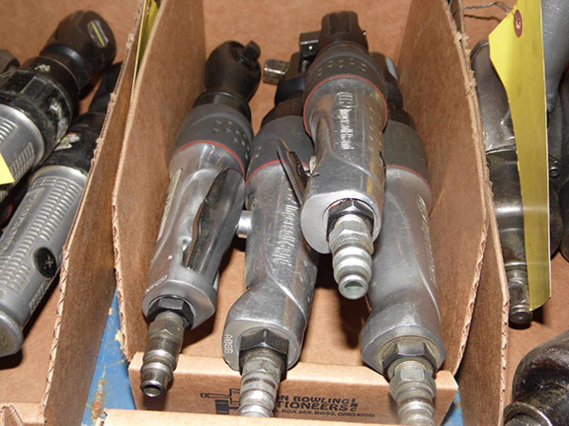 LOT OF ASSORTED PNEUMATIC TOOLS