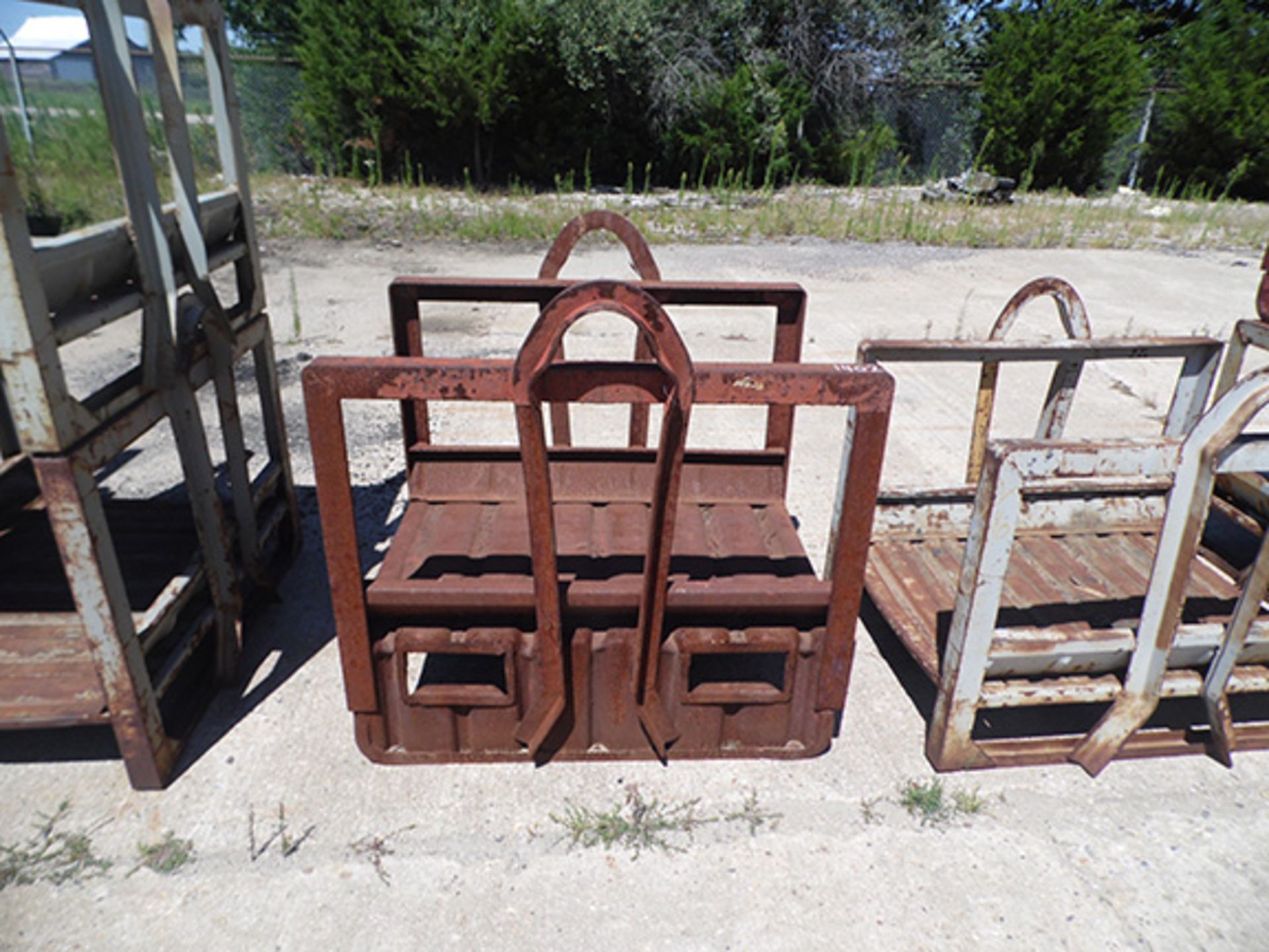 ROW OF CAT STORAGE BASKETS - Image 4 of 12