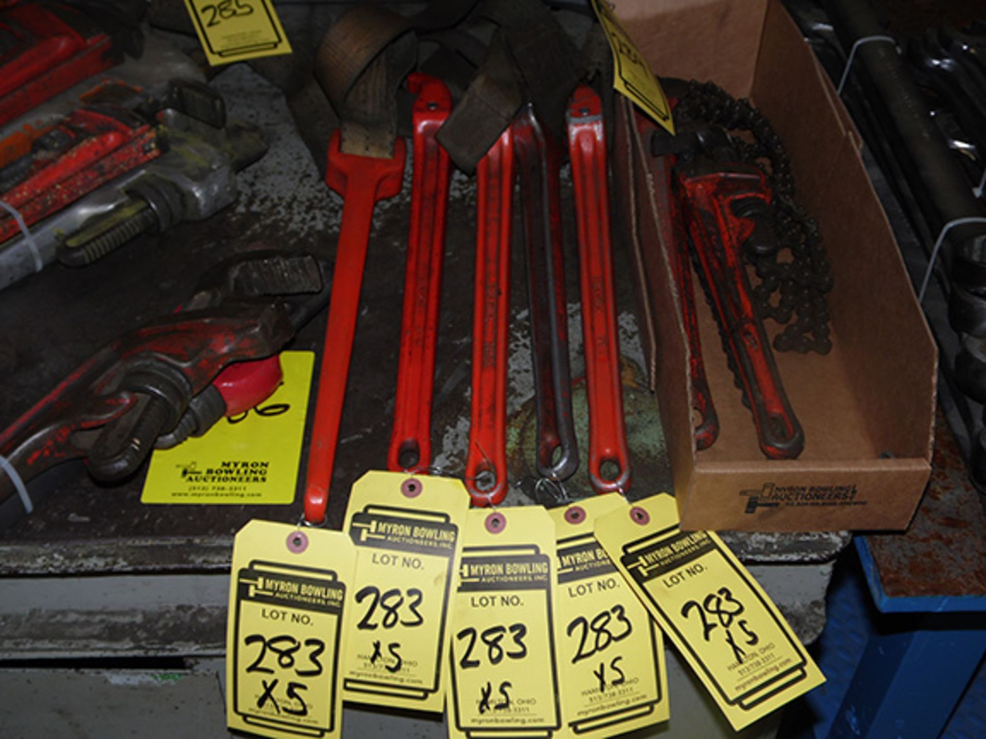 STRAP TYPE PIPE WRENCHES (X5)