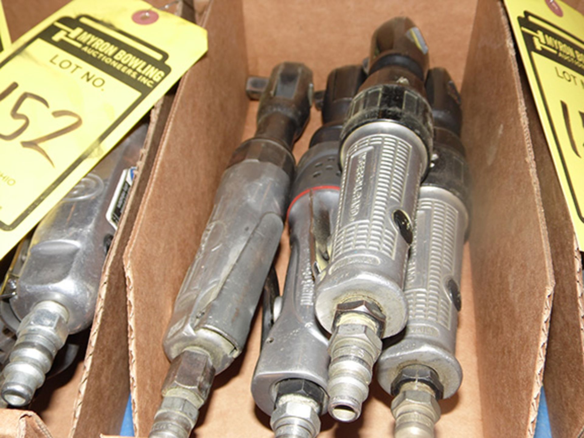 LOT OF ASSORTED PNEUMATIC TOOLS