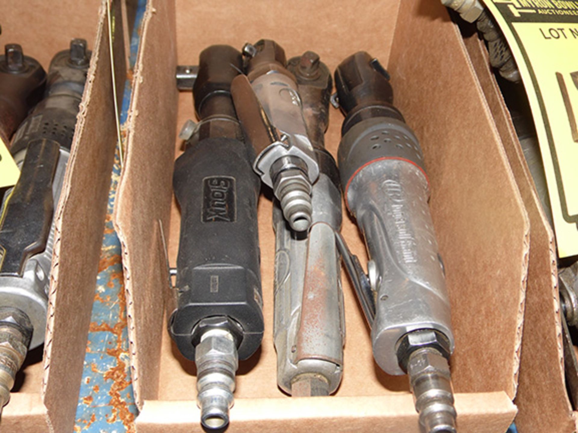 LOT OF ASSORTED PNEUMATIC TOOLS