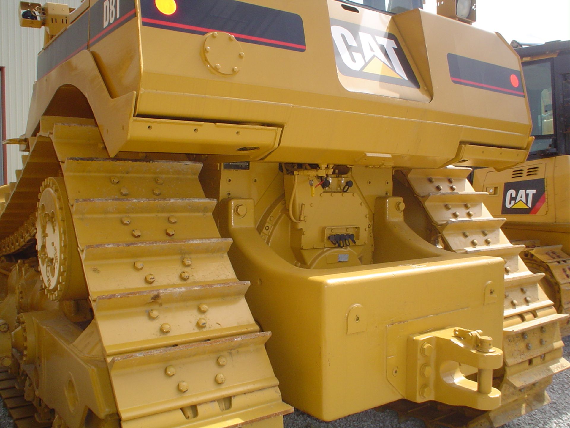 2009 CATERPILLAR D8T CRAWLER TRACTOR, ENCLOSED CAB, 24'' WIDE PADS, 12-1/2' U-SHAPED BLADE, NEW - Image 3 of 4