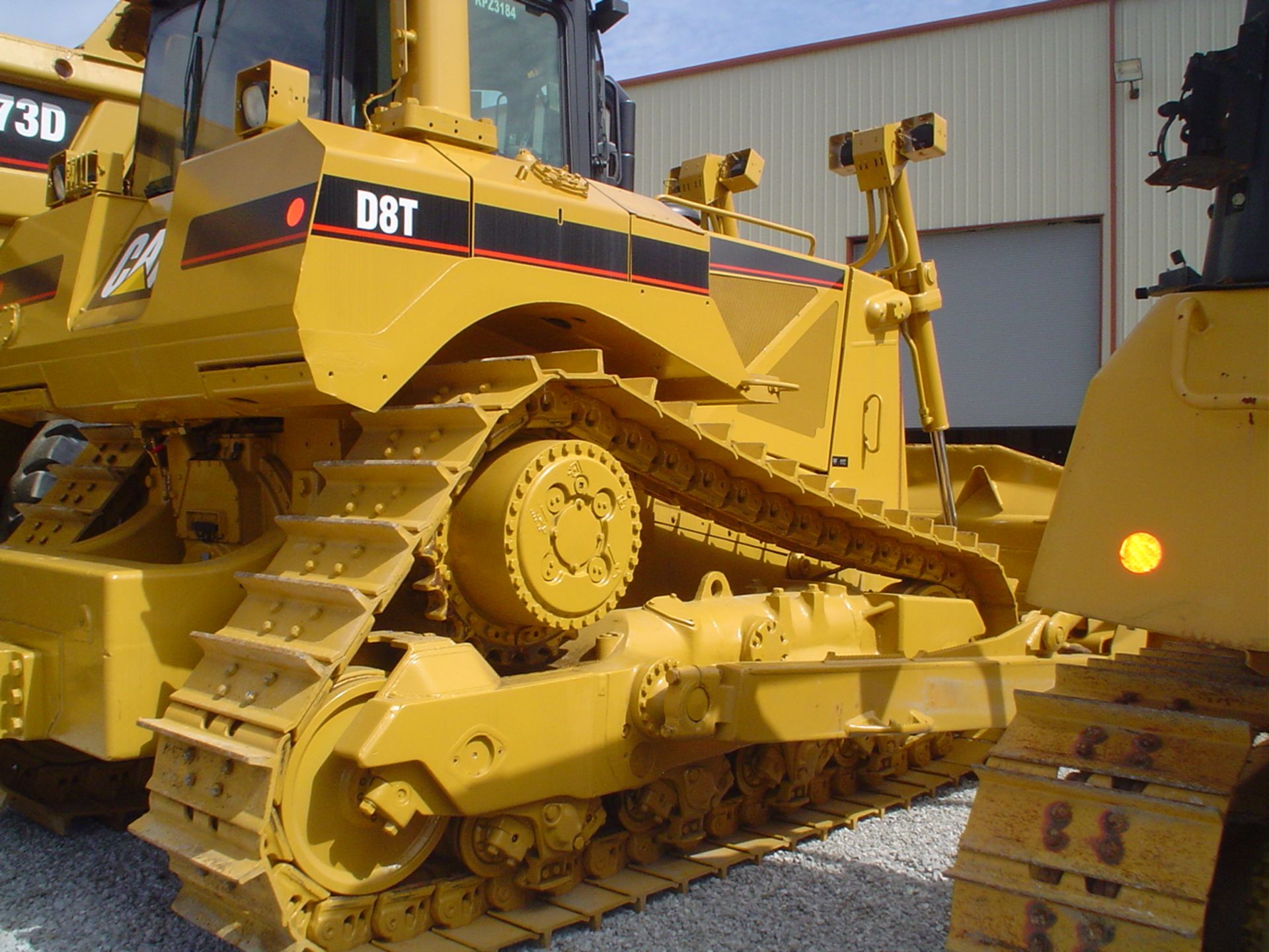 2009 CATERPILLAR D8T CRAWLER TRACTOR, ENCLOSED CAB, 24'' WIDE PADS, 12-1/2' U-SHAPED BLADE, NEW - Image 4 of 4