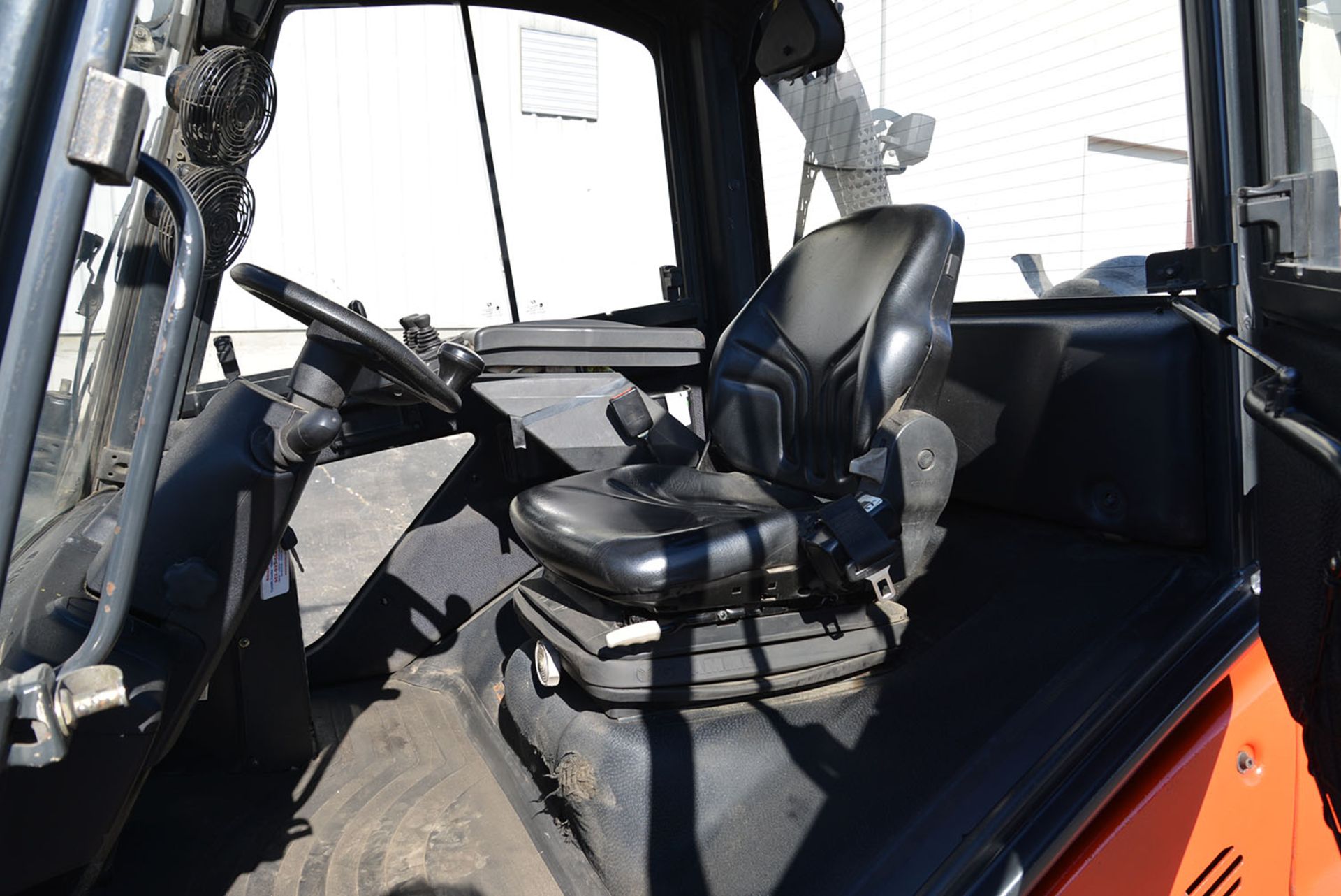 2011 LINDE 8,000-lb. Capacity Forklift, Model H40T, S/N H2X394B01328, Pneumatic Tires, LPG, Lever - Image 5 of 7