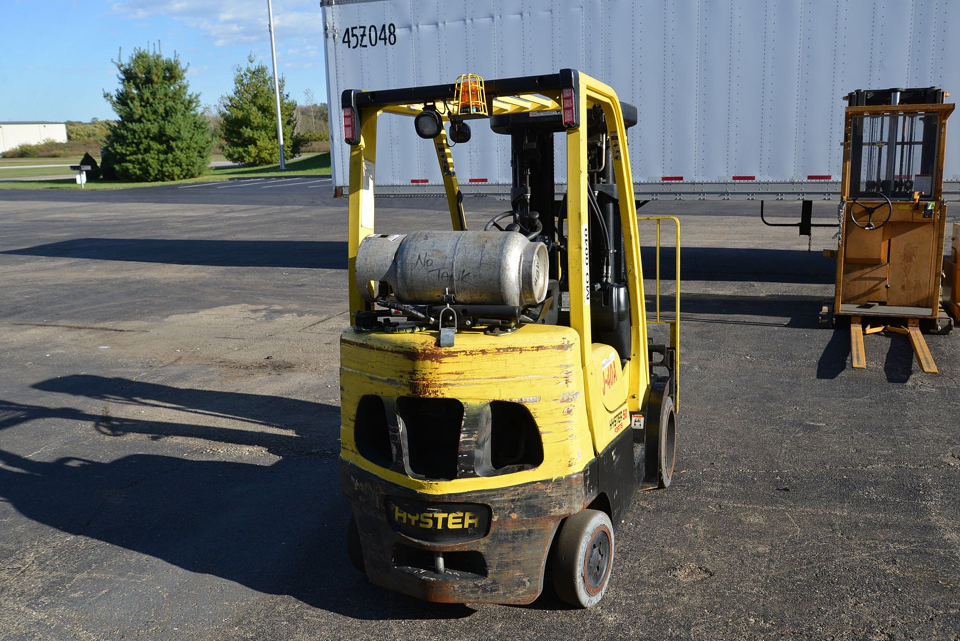 2009 HYSTER 5,000-lb. Capacity Forklift, Model S50FT, S/N F187V15671G, LPG, Lever Shift, Solid - Image 4 of 7