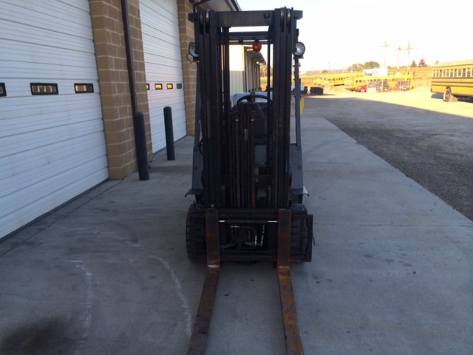 TOYOTA 5,000-lb. Capacity Forklift, Model 6FGU25, LPG, Lever Shift, Solid Tires, 3-Stage Mast, 181'' - Image 2 of 5