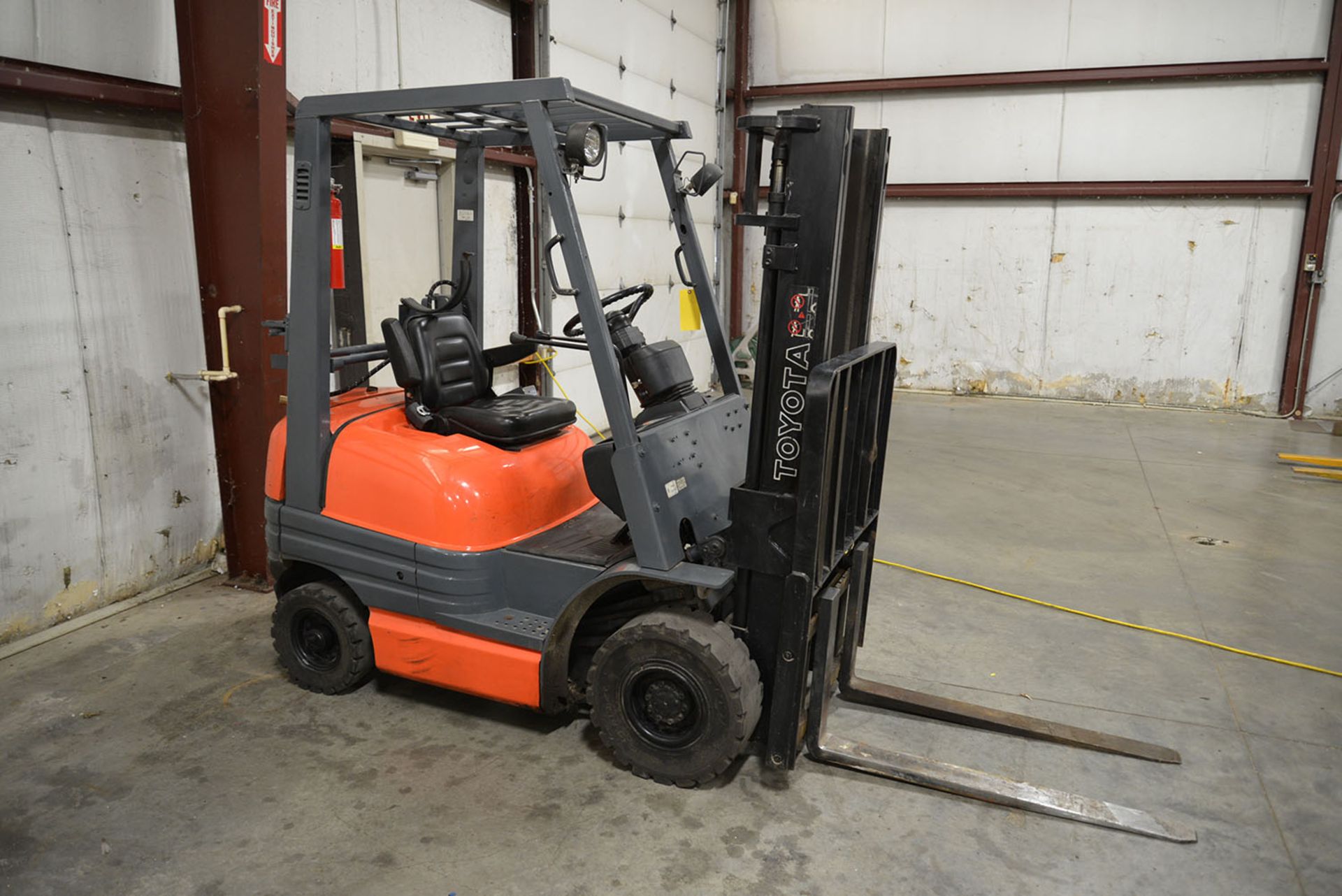 TOYOTA 3,500-lb. Capacity Forklift, Model 42–6 FGU15, S/N 62258, LPG, Lever Shift, Pneumatic - Image 2 of 6