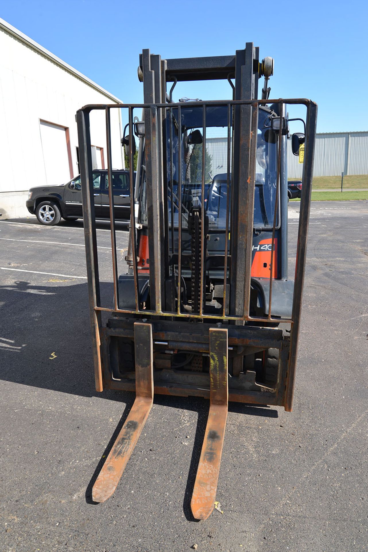 2011 LINDE 8,000-lb. Capacity Forklift, Model H40T, S/N H2X394B01041, Pneumatic Tires, LPG, Lever - Image 2 of 6