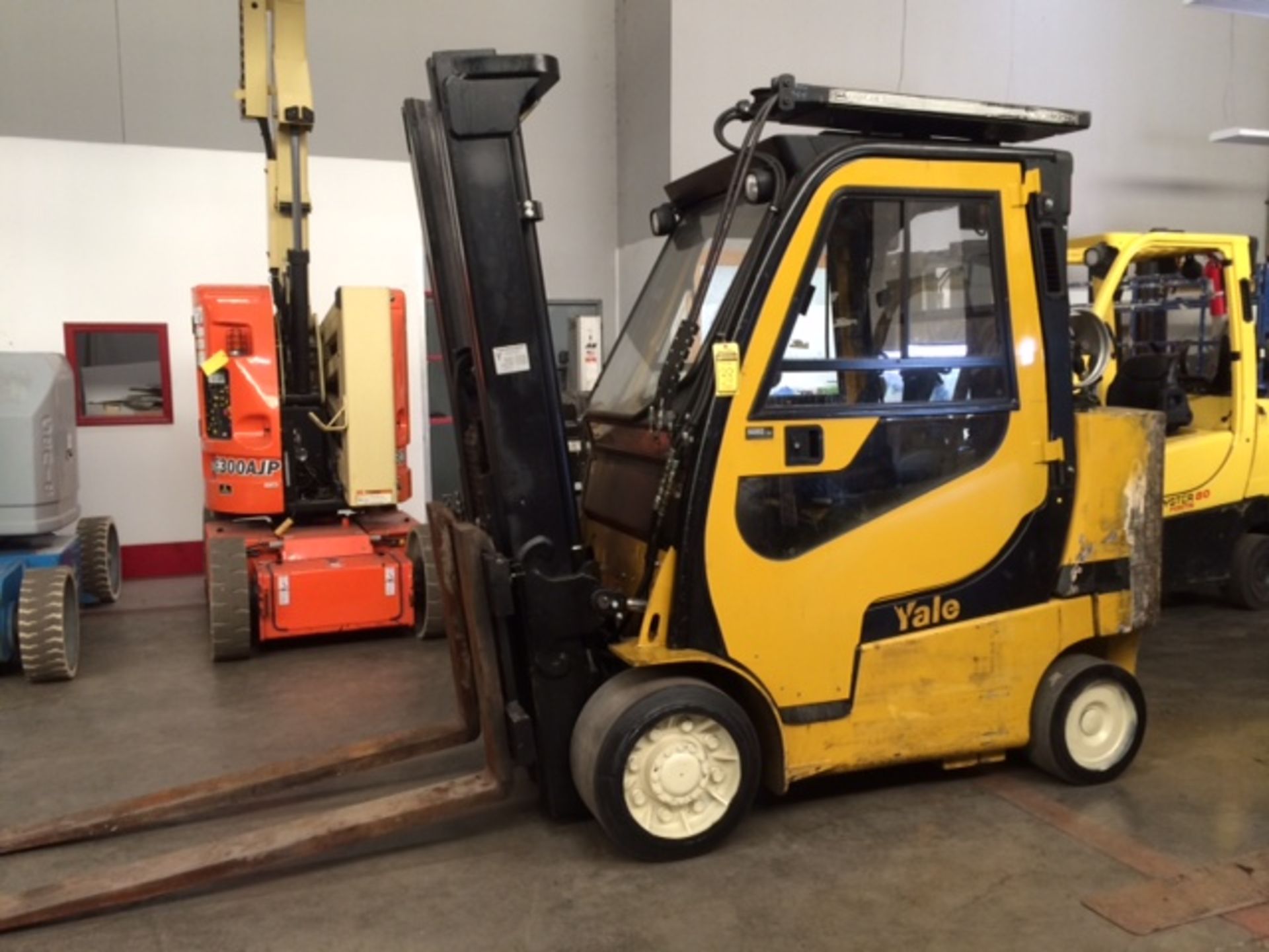 2009 YALE 10,000-lb. Capacity Forklift, Model GC100VXBCS-C-5, S/N E818V03167G, LPG, Cab w/Heat,