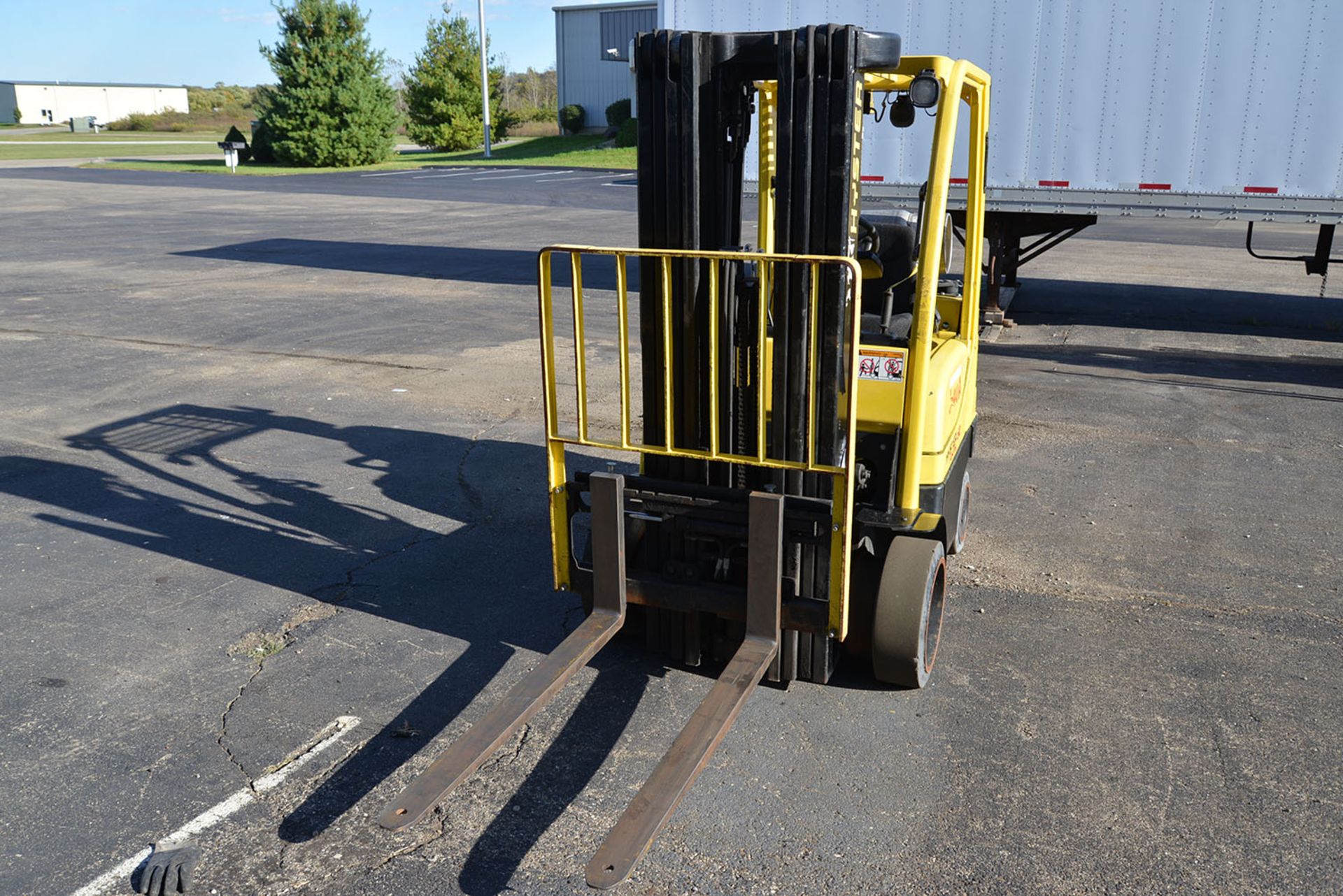 2009 HYSTER 5,000-lb. Capacity Forklift, Model S50FT, S/N F187V15671G, LPG, Lever Shift, Solid - Image 2 of 7