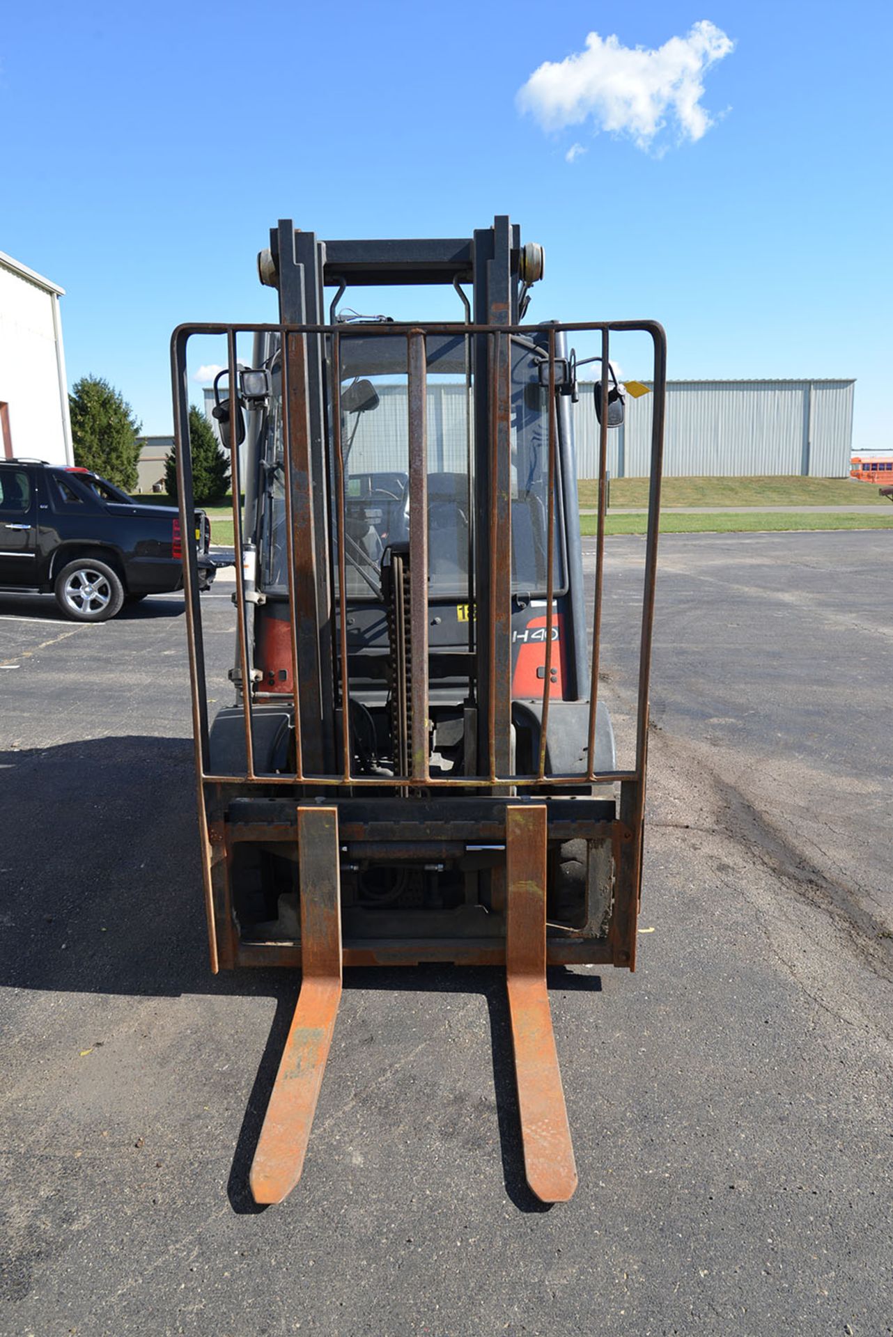 2011 LINDE 8,000-lb. Capacity Forklift, Model H40T, S/N H2X394B01181, Pneumatic Tires, LPG, Lever - Image 2 of 6